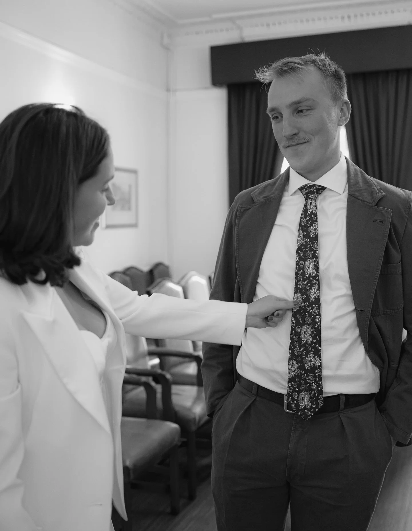 The look of love 😍

6 months down, forever to go&hellip; 

.

.

.

#londonregistryofficewedding #londonweddings #londonweddingphotographer #weddingphotography #documentaryphotographer