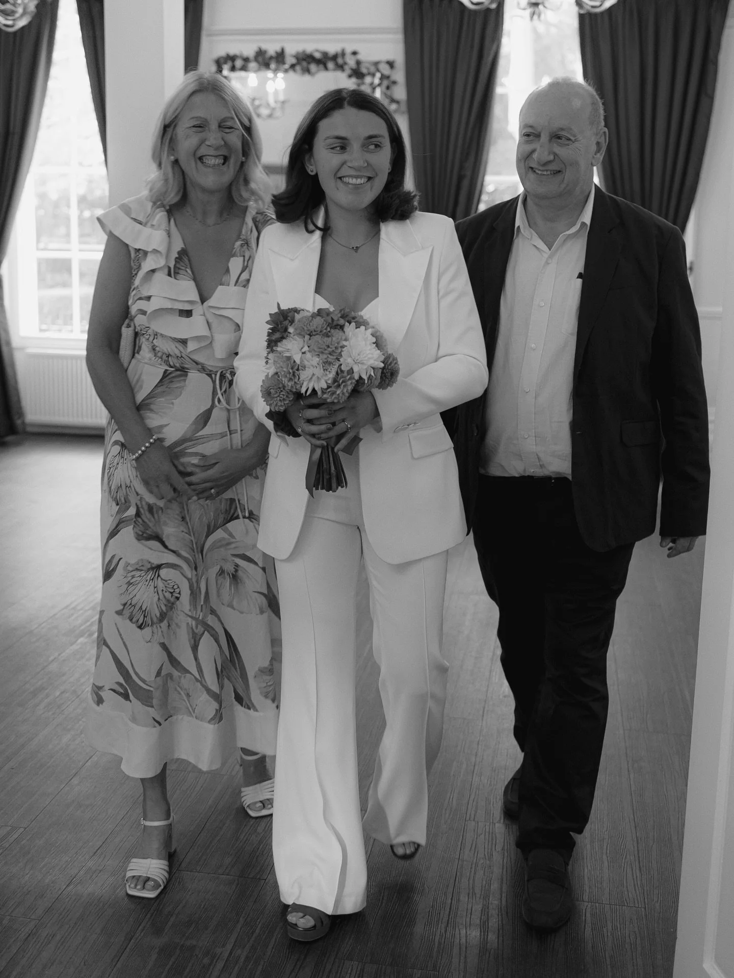 Butterflies. Every time! ✨ 

.

.

.

#townhallwedding #southwarkregistryoffice #registryofficewedding #londonweddingphotographer #londonweddingphotography