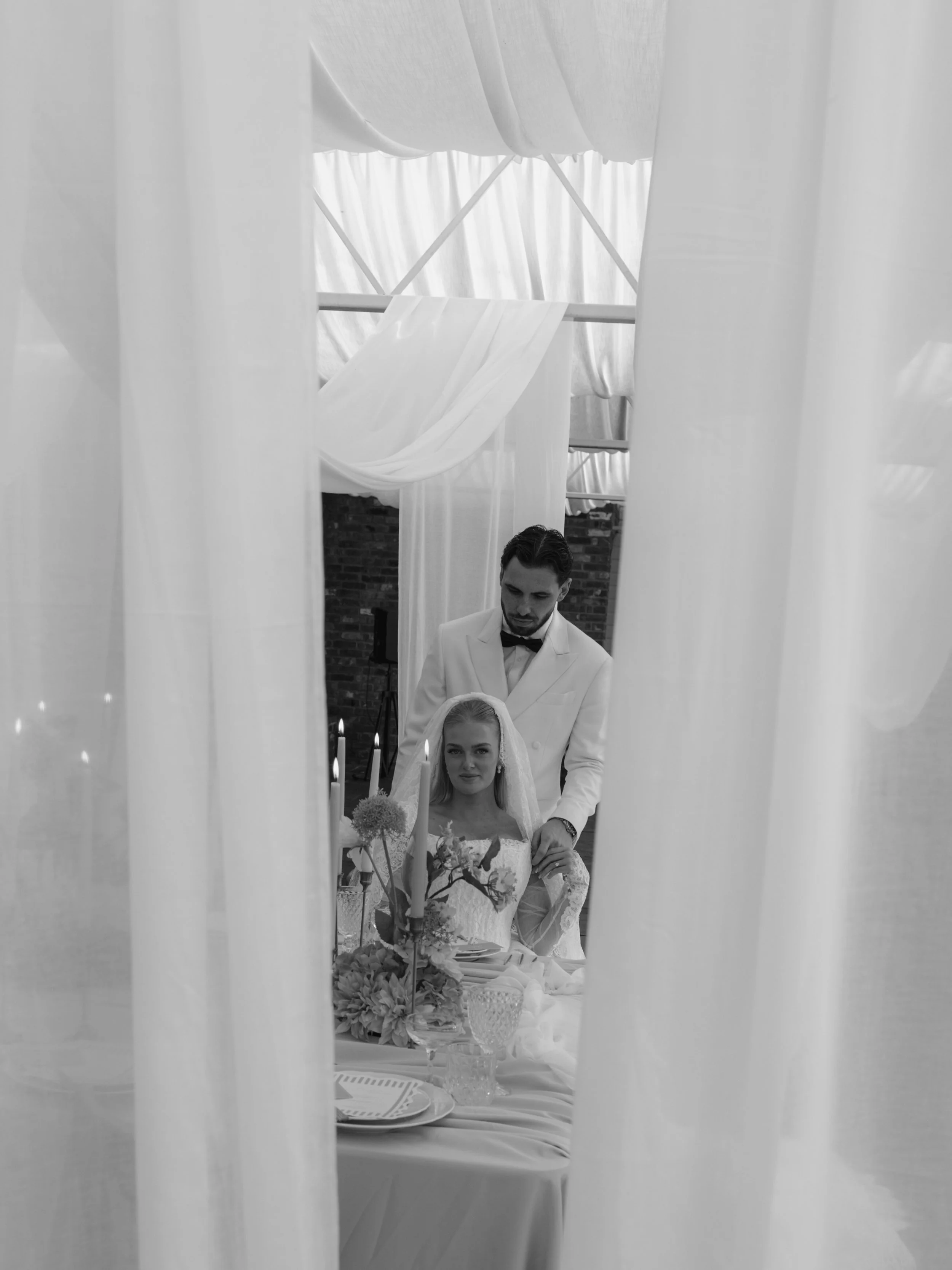 Hi June 👋 I&rsquo;m sooo excited for these next few months!! Lots of beautiful weddings coming up&hellip; 🙌 💒 

Concept &amp; organiser @sophotographyuk.weddings
Stylist, draping &amp; decor @theluxeoccasion
Models @callumandkimberley
Venue @north