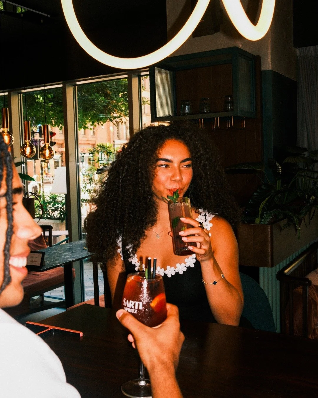 Elevate your after-work plans. ✨ Join us Monday-Thursday from 4-7pm at Motley Manchester. Carefully crafted drinks, indulgent small plates &amp; happy hour feels. 

Book at the link in bio.

#Motley #MotleyManchester #YOTEL #HappyHour