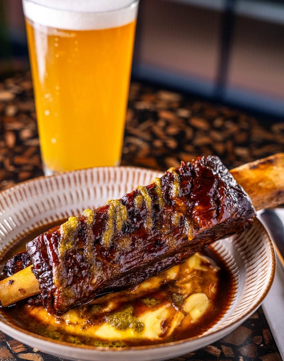 Halloween might be creeping up this week&hellip; but there&rsquo;s nothing scary about our melt-in-your-mouth Braised Beef Short Rib. 👻🍴

#Motley #MotleyManchester #YOTEL