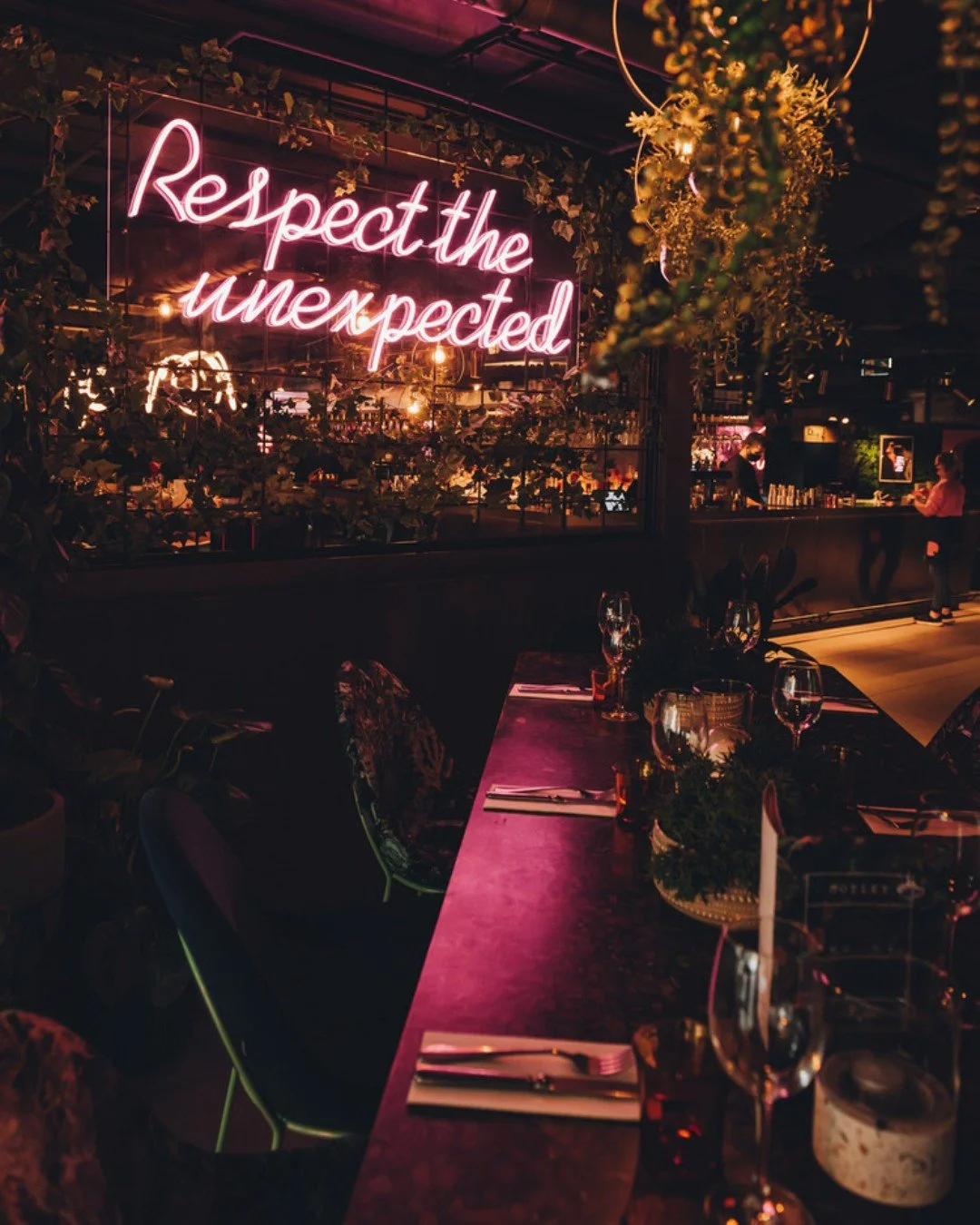 Take your night to new heights at Motley ✨ 

Discover tasty bites, crafted cocktails &amp; picture-ready interiors 📸