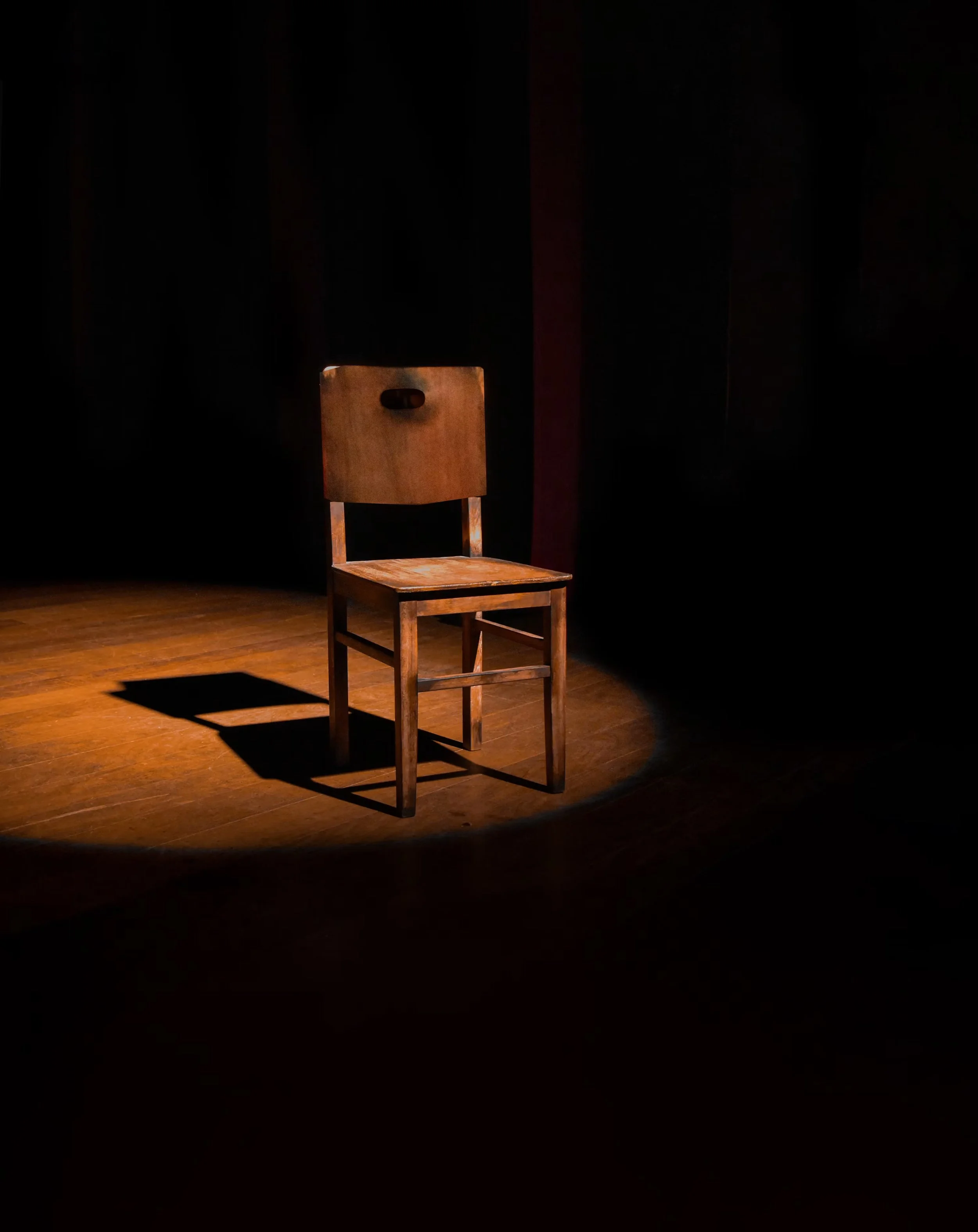 Empty Chairs and Open Wounds: Comparing Three Expert Therapists’ Approaches to Grief Across Theoretical Orientations