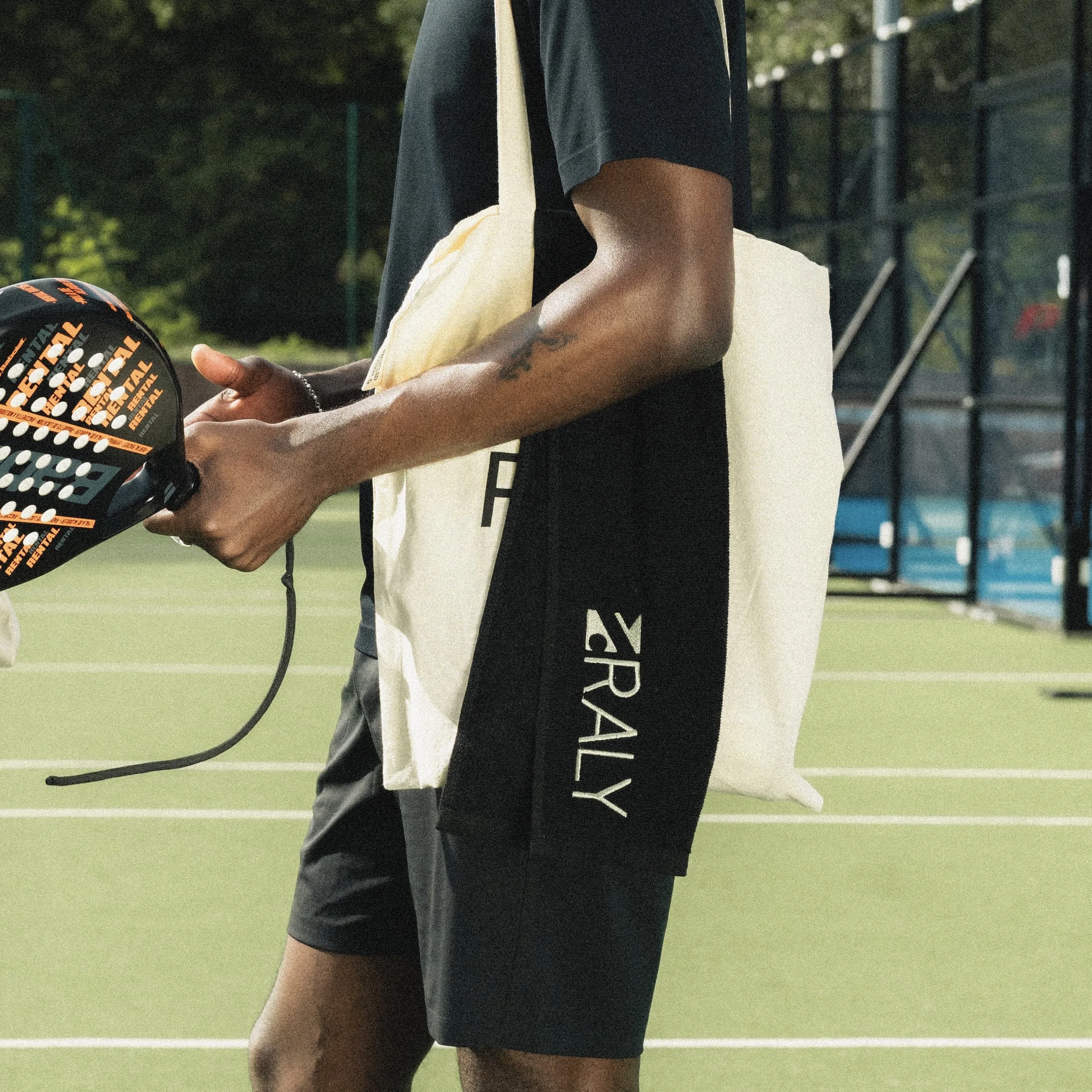 CAGE TOWEL BLACK/GREEN