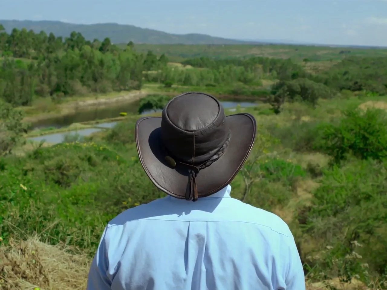 Mully Movie Still_0014_Mully (Vimeo download 9-26-17).01_04_59_05.Still061.jpg
