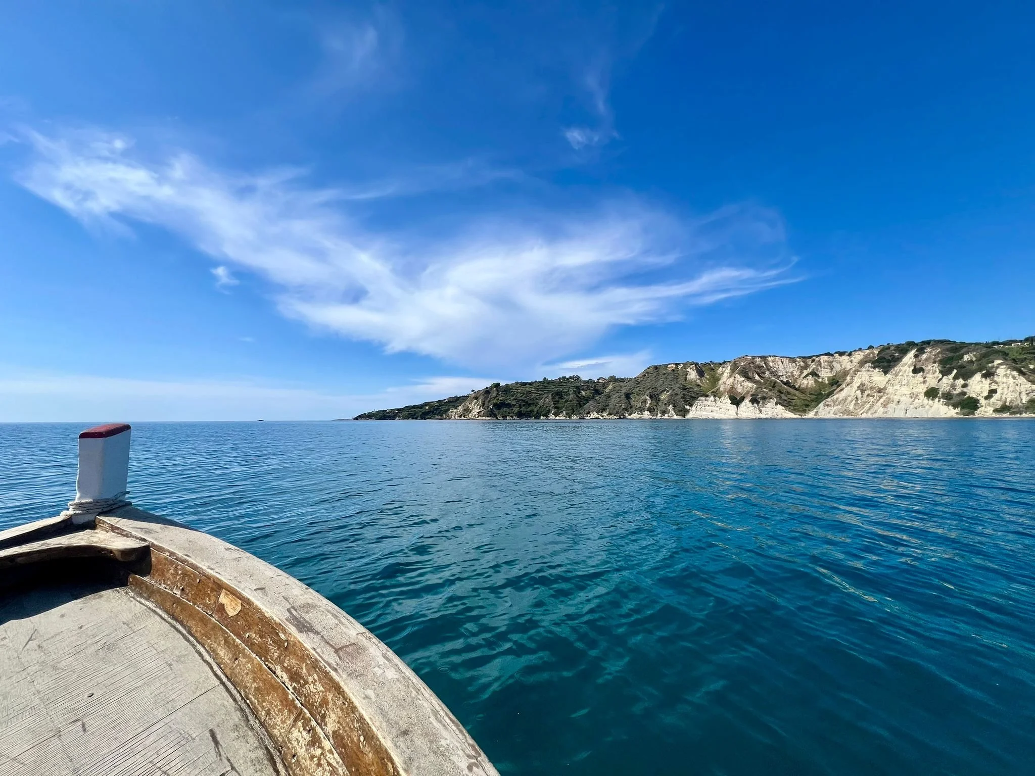 The only blues I&rsquo;m thinking about this Blue Monday are the turquoise waters of the Ionian Sea and the crystal clear skies over Kefalonia 🌊💙

This beautiful island is the setting for my yoga retreat this October, a truly special week where you