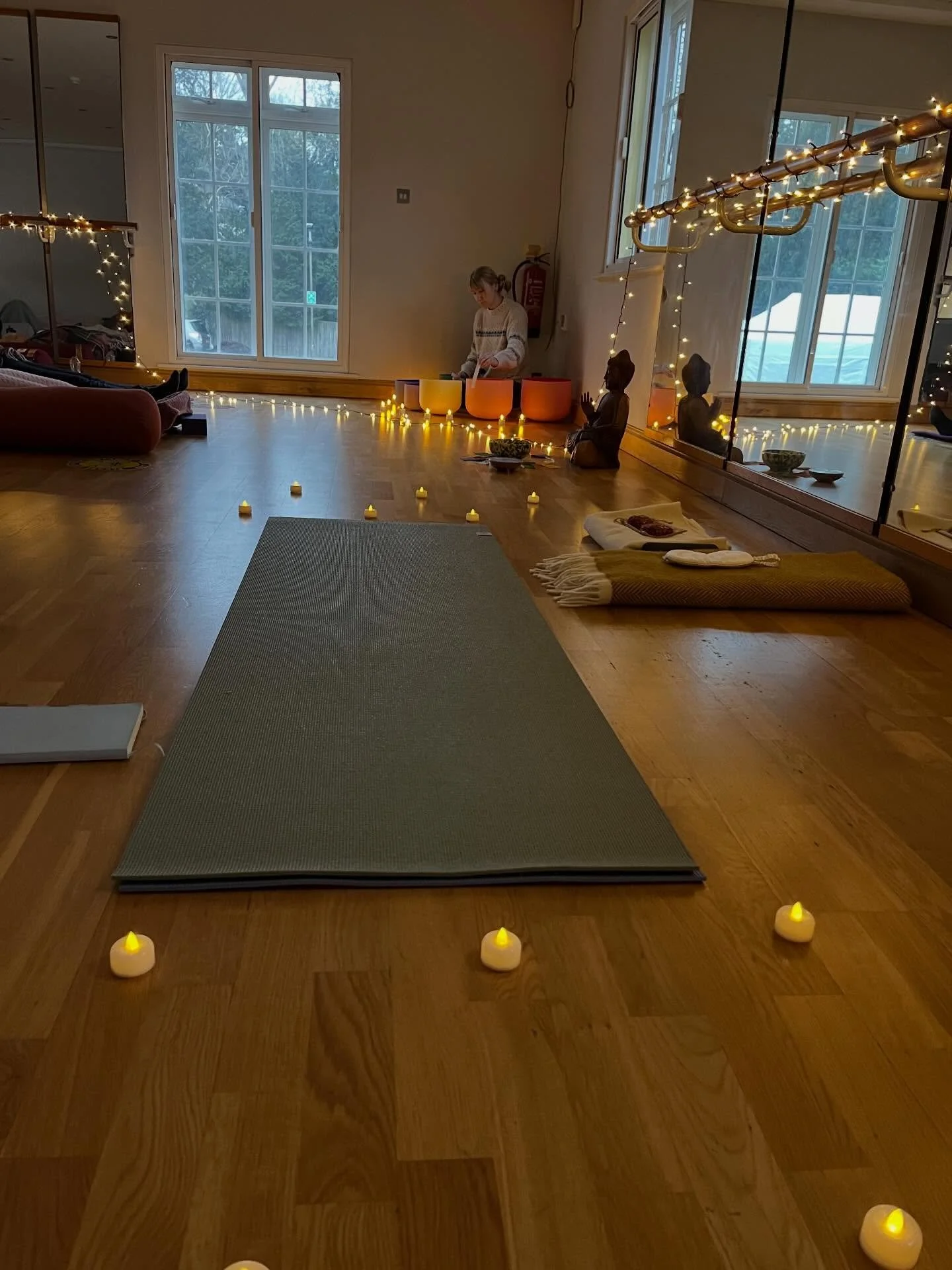 Another beautiful afternoon of yin yoga and crystal Soundbath immersion today 💕☯️. Feeling humbled and suitably relaxed 🤩🫶🏼

We practiced the concept of Wu Wei - The way of the universe, effortless action and non-doing. Learning to trust that the
