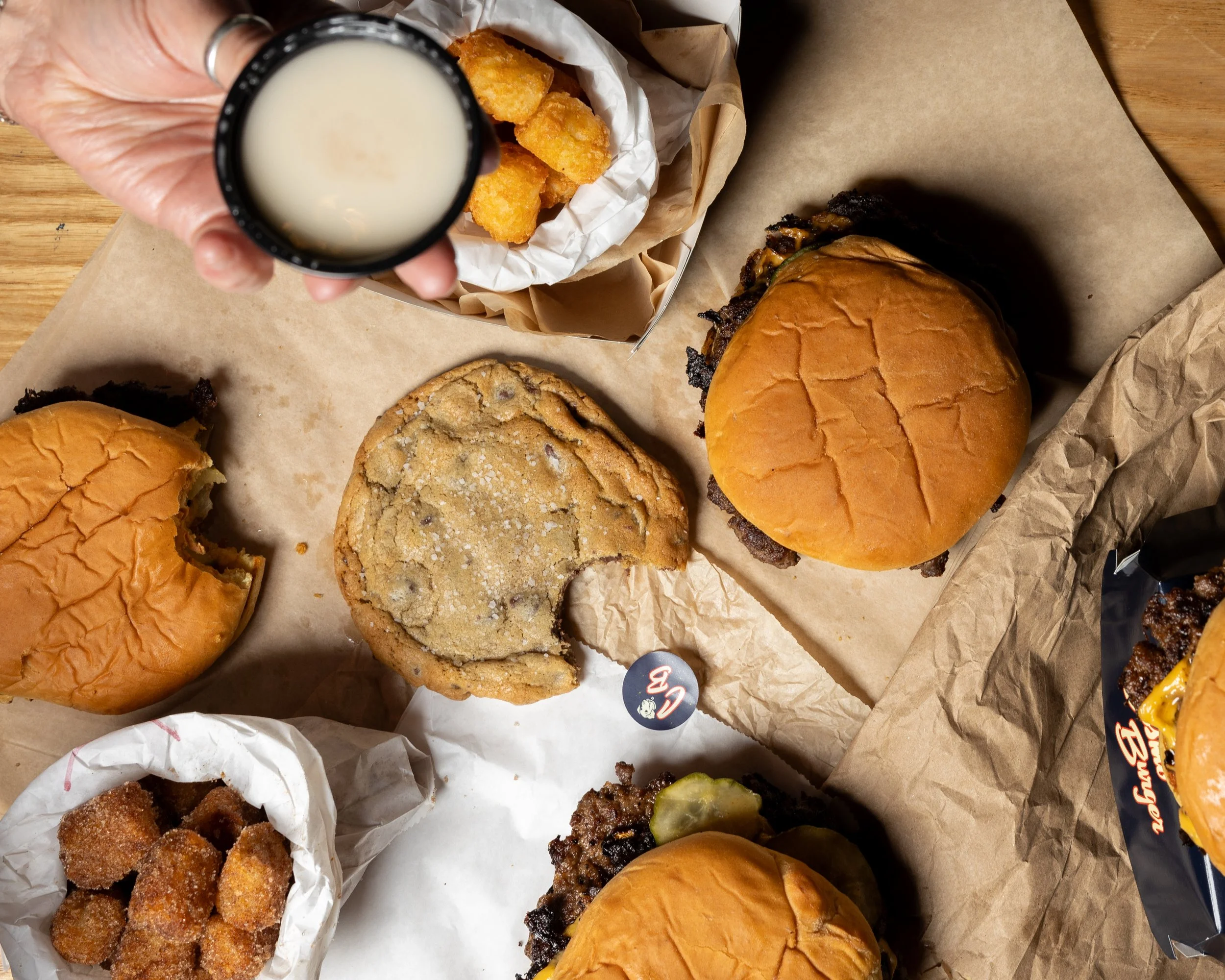Cosmo Burger-2.jpg