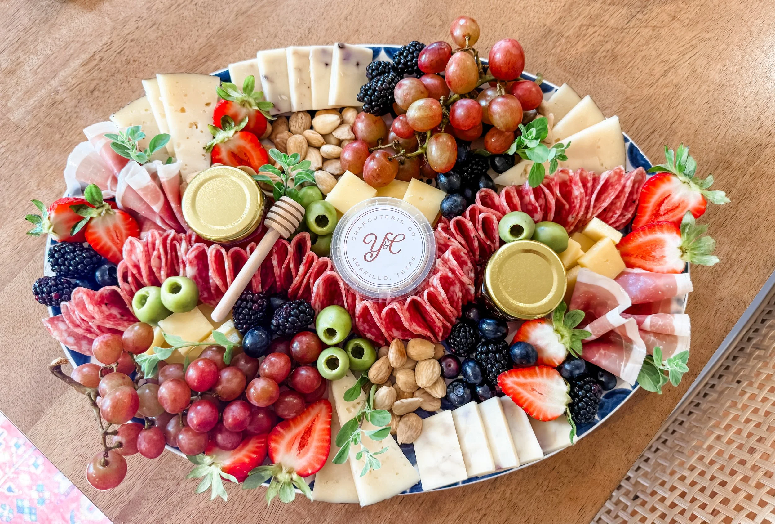 Large Board (Serves 8-12)