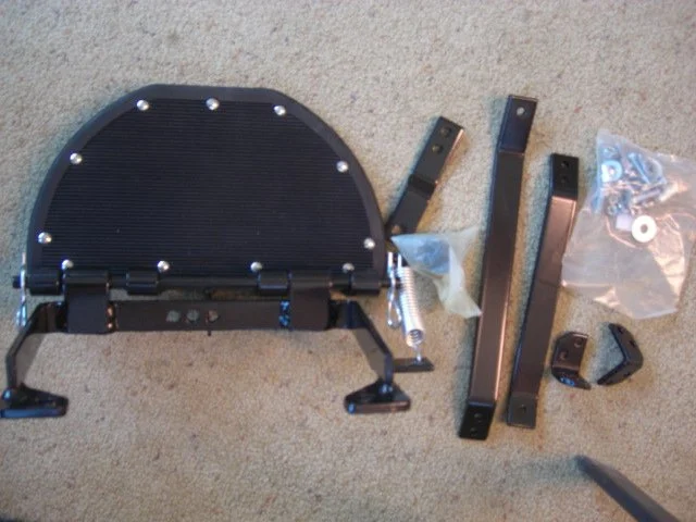 Land Rover folding side steps for 88 and 109_02.jpg