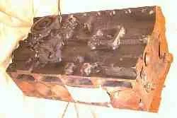 ??? Triumph TR6, engine block, strandard, clean, bare