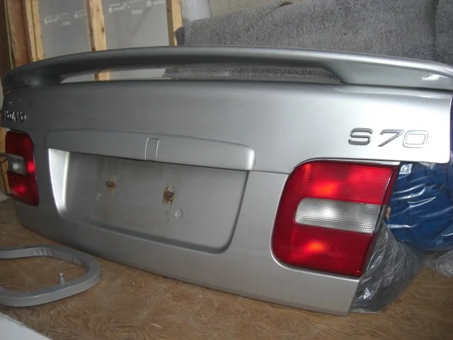 V70 Parts Car and S70 Spare Parts_01.jpg