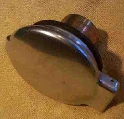 Triumph, gas cap, magnetic