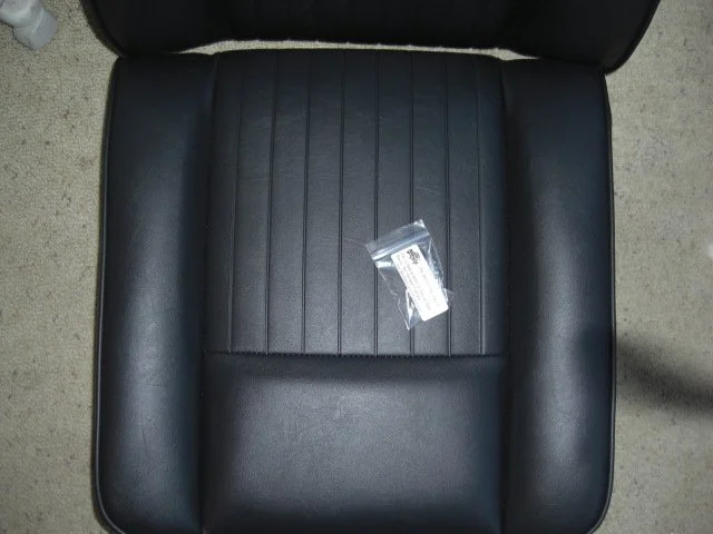Land Rover Seats 109_02.jpg