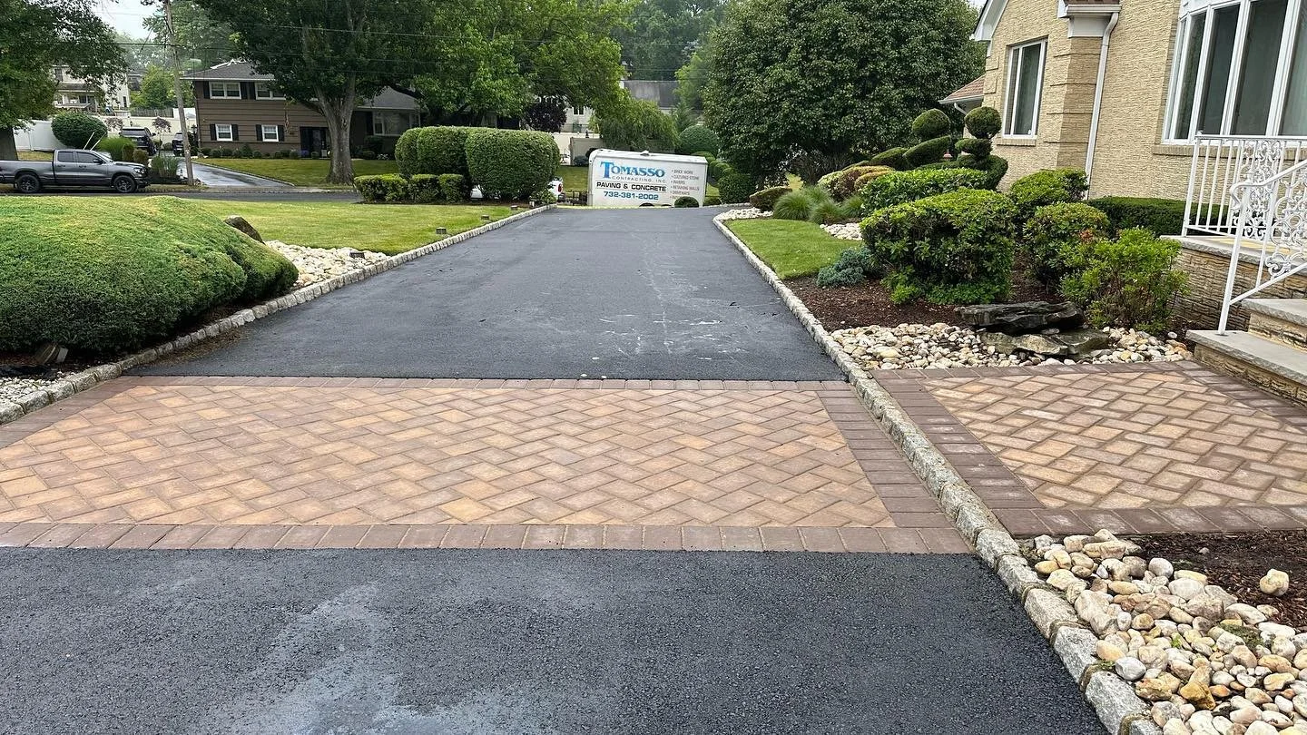 NJ Residential Driveway Guide: Asphalt, Concrete, or Pavers—What&amp;#39;s Right for Your Home?