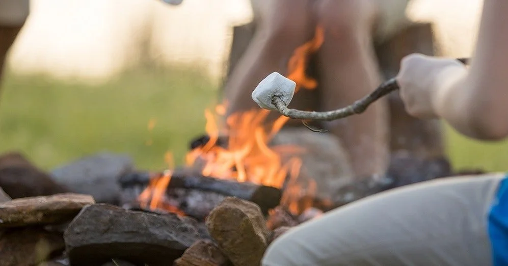 As the sun sets and stories around the campfire begin, safety should always be at the forefront of our minds. π₯ Let's ensure campfire nights with the Boy Scouts are both fun and safe by following these essential fire safety practices: **Environmenta