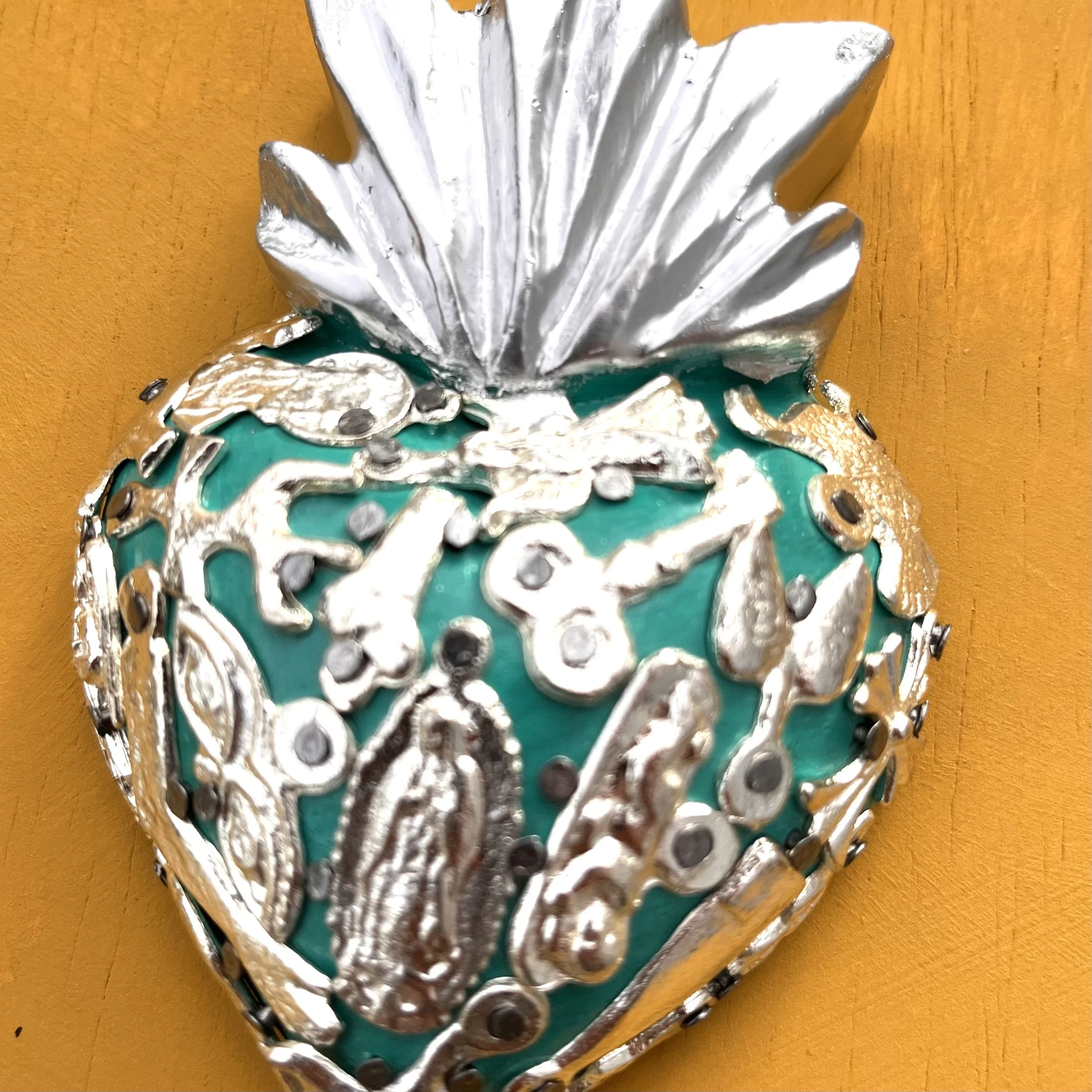 Mini Sacred Heart with Ex-votos