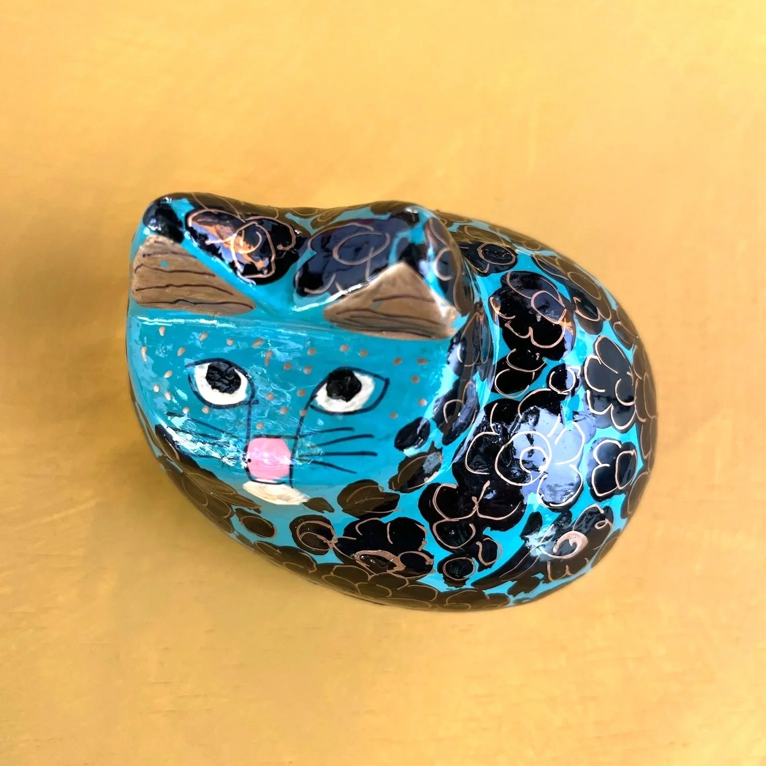 Papier-mâche Cat Box