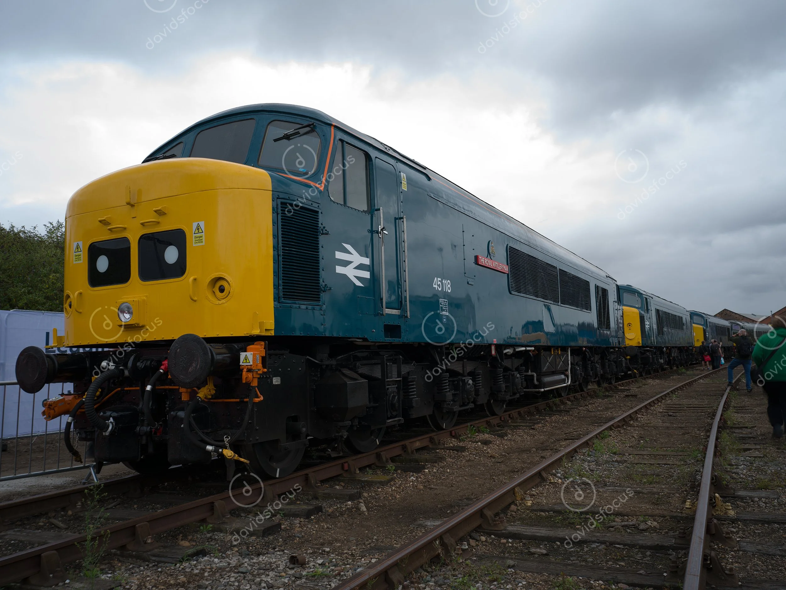 Class 45 - 45118 The Royal Artilleryman 