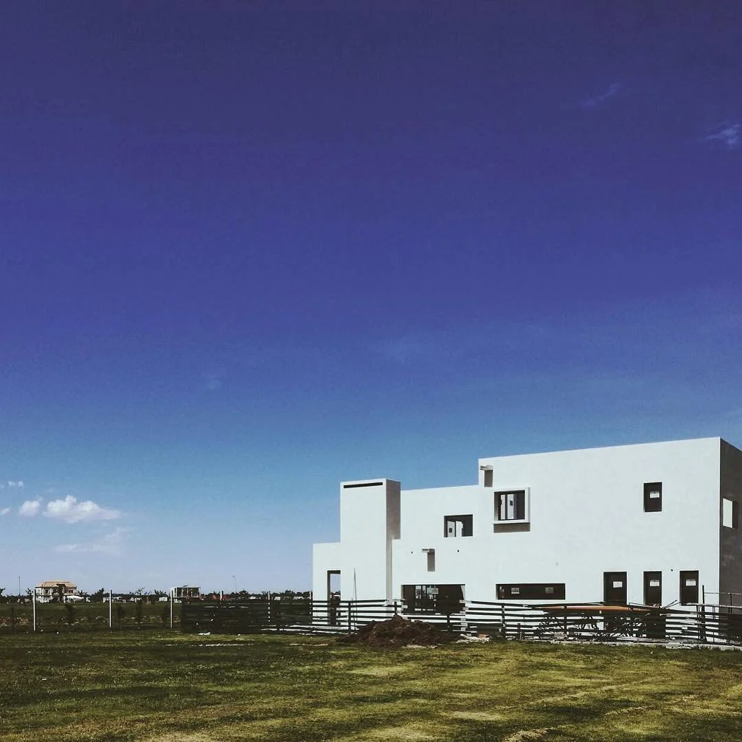 Casa en @puertos_escobar. Proyecto de inversi&oacute;n. (2018)
Construcci&oacute;n @enconcreto_casas
.
.
.
.
.
.
#architecturelovers #architecture #architecturestudio #architecturedesign #arquitectura #obrasllaveenmano #soloproyecto #casasamedida #ca