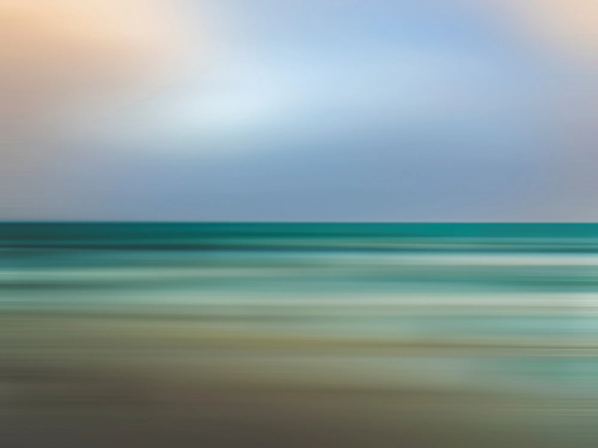 Fondo con líneas horizontalmente difuminadas en tonos verdes, azules y beige, sin objetos visibles específicos.