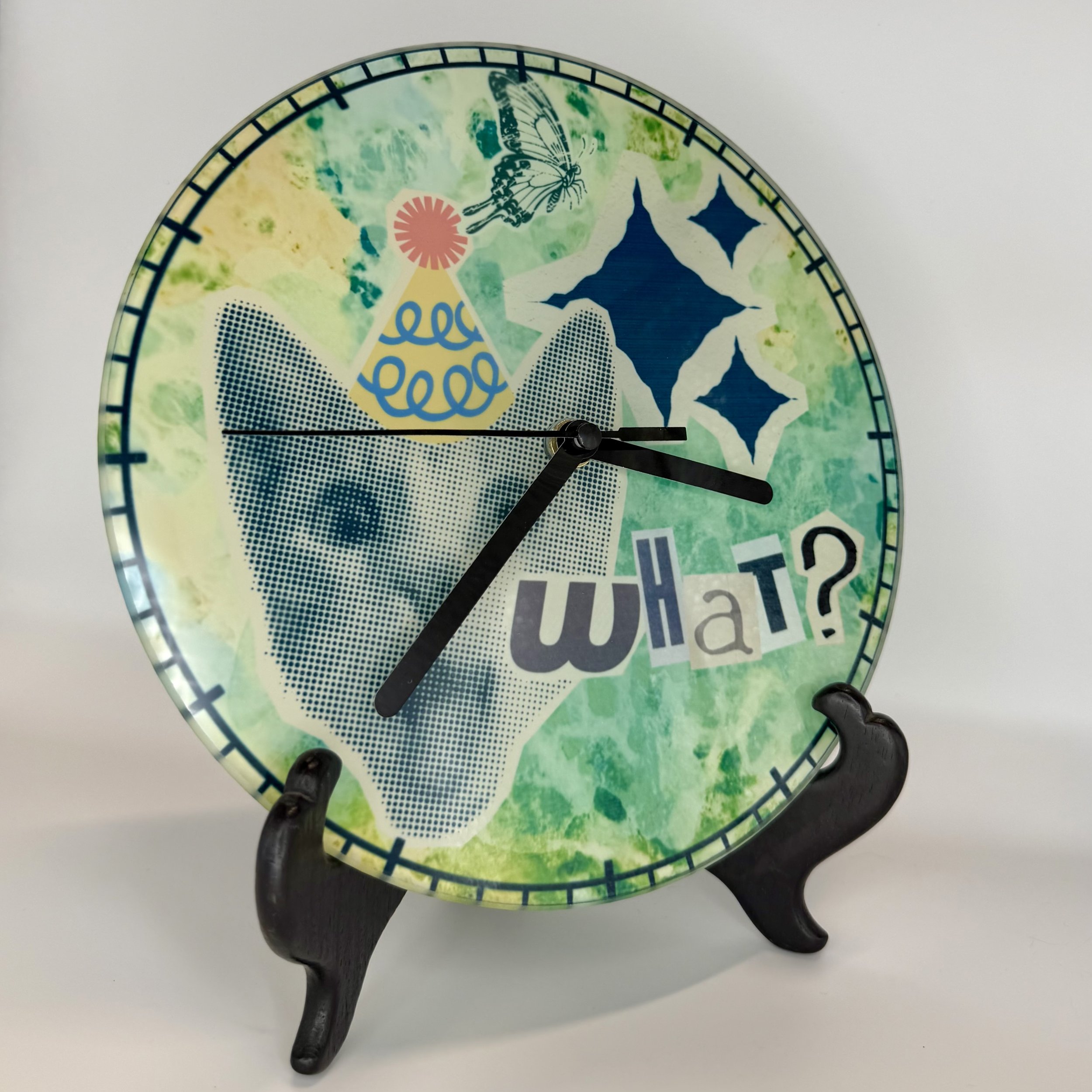 8" Round Glass Green Cat Clock