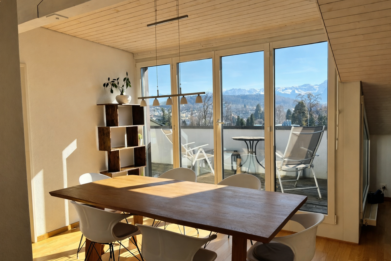 Dining with view.png