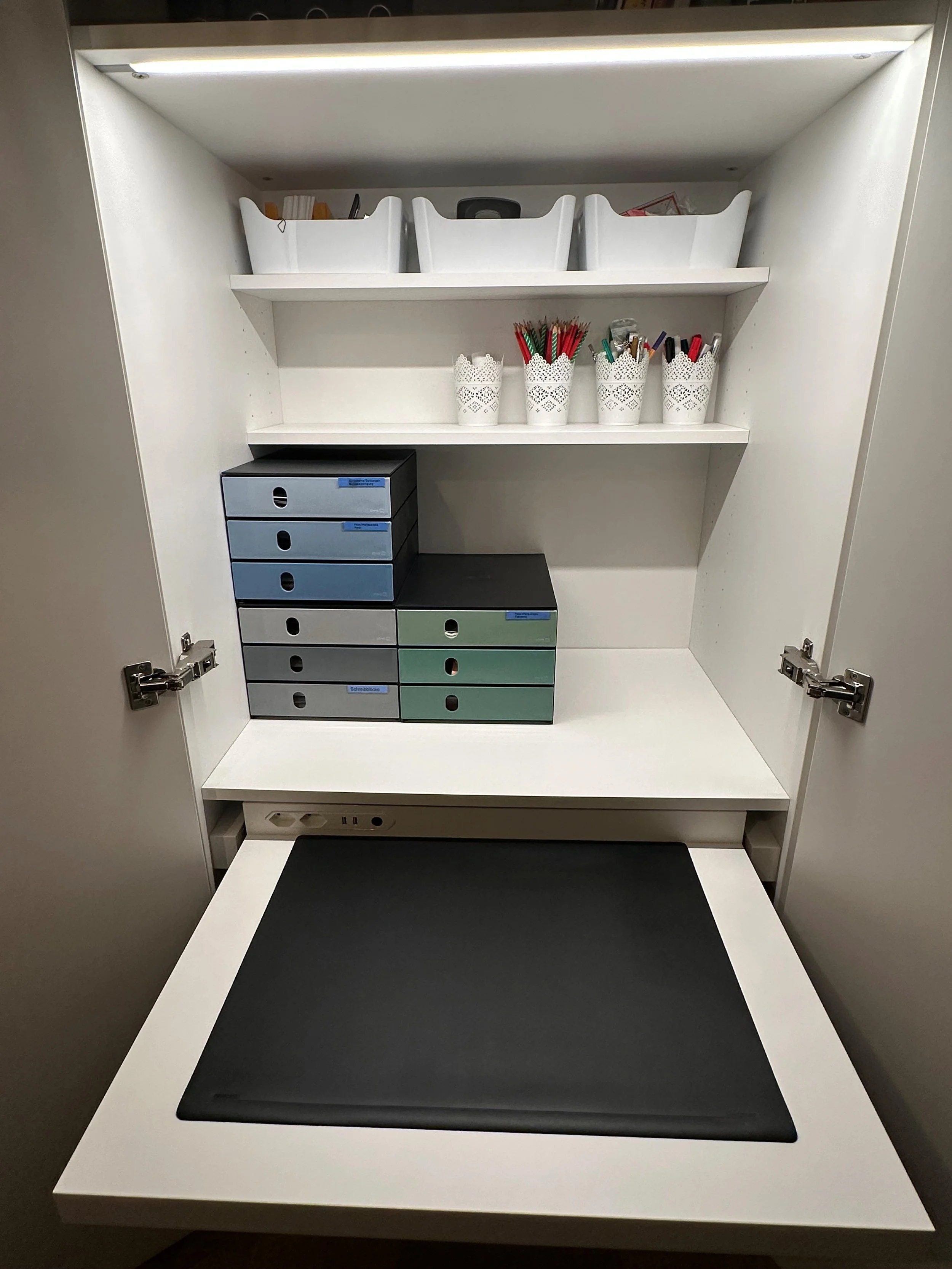 Work-desk in 2nd room