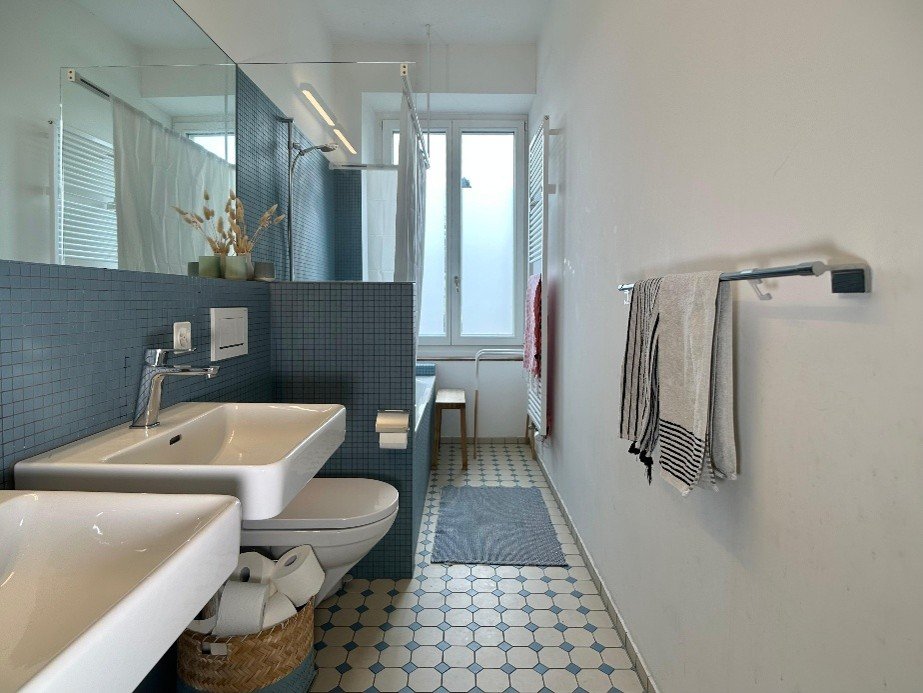 7 - Bathroom 2.jpg