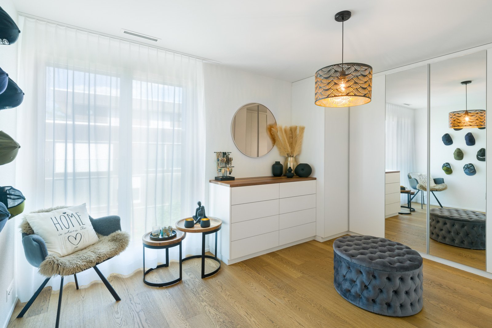 2nd room: walk-in closet and reading / working area