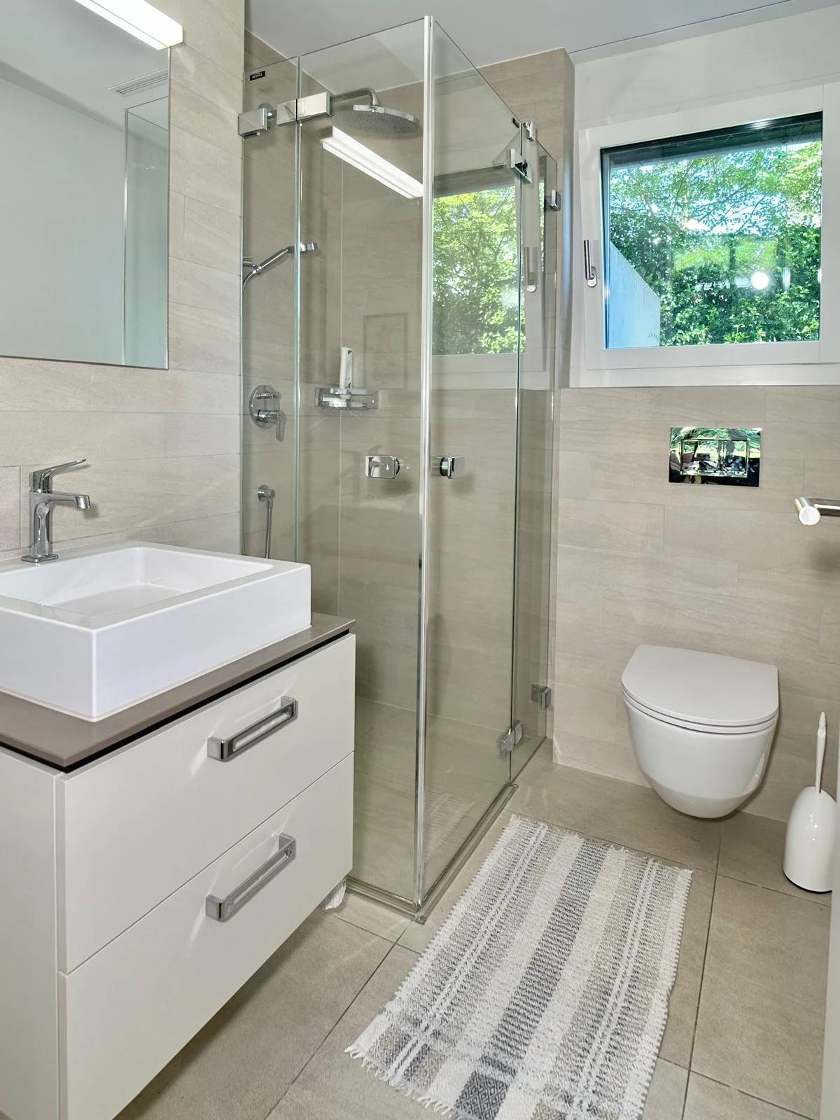 Bathroom 2.jpeg