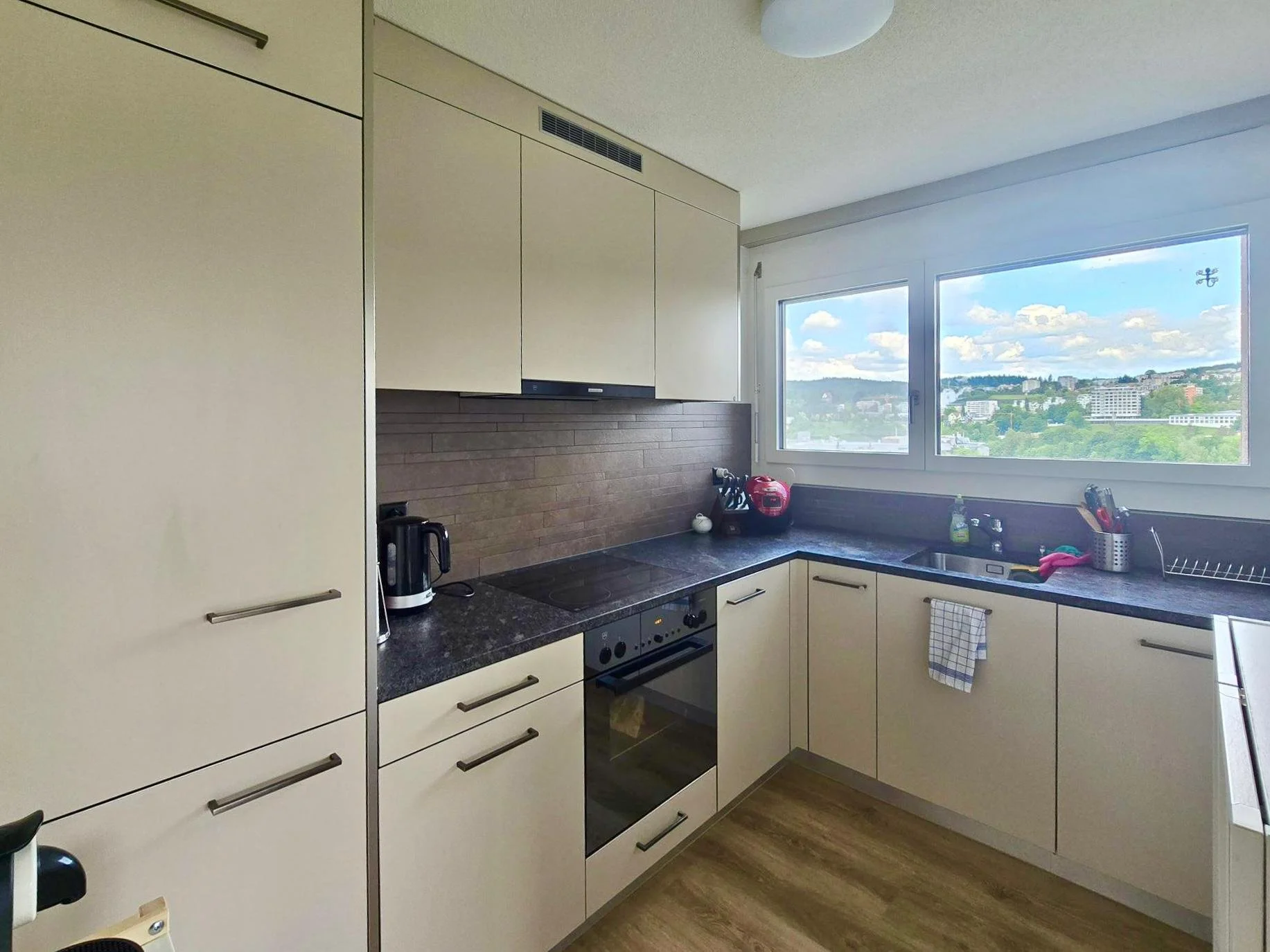 3 - Kitchen - 1.jpeg