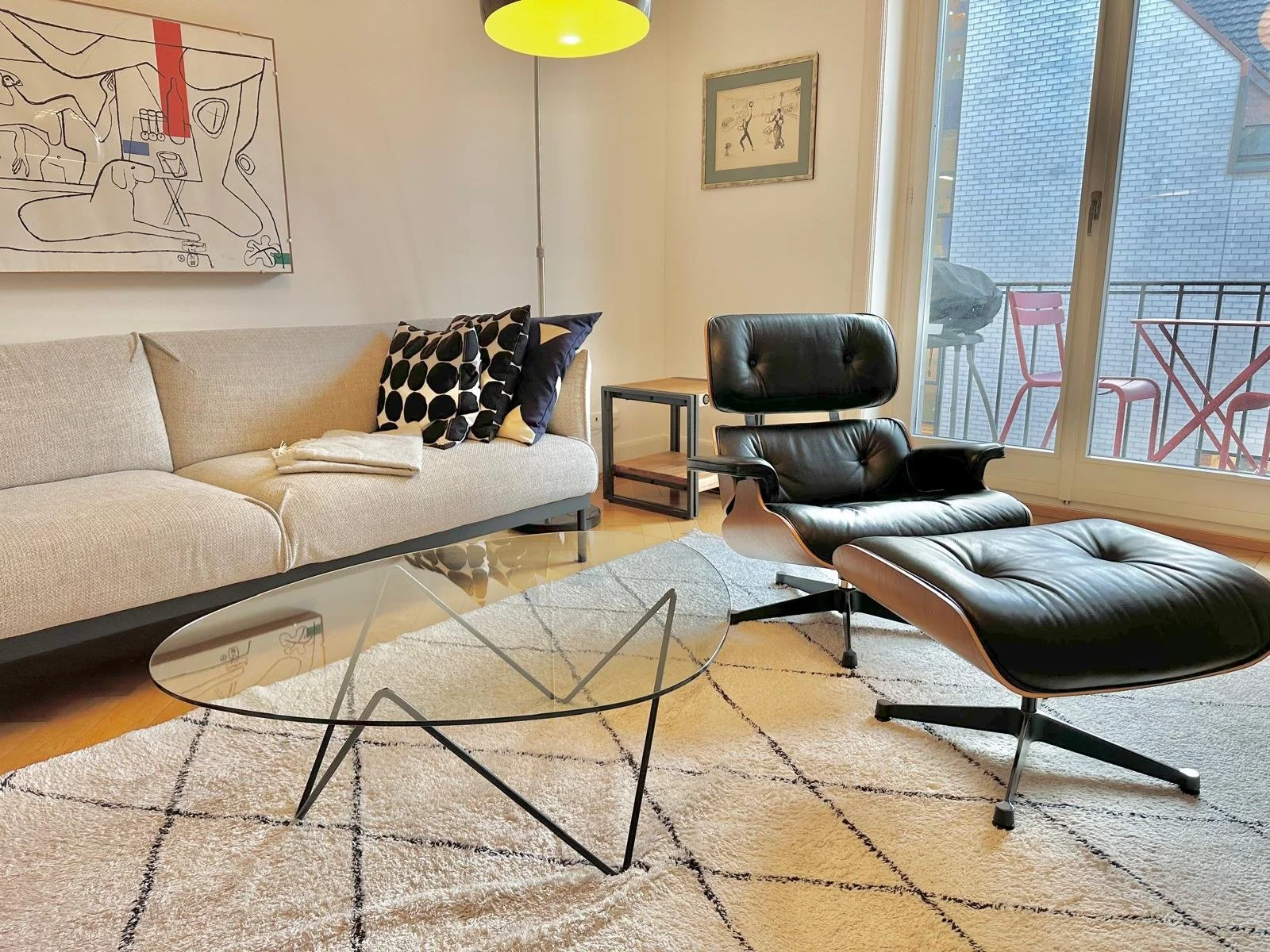 Stylish 3-Room Apartment in Old Building at Zurich Bellevue