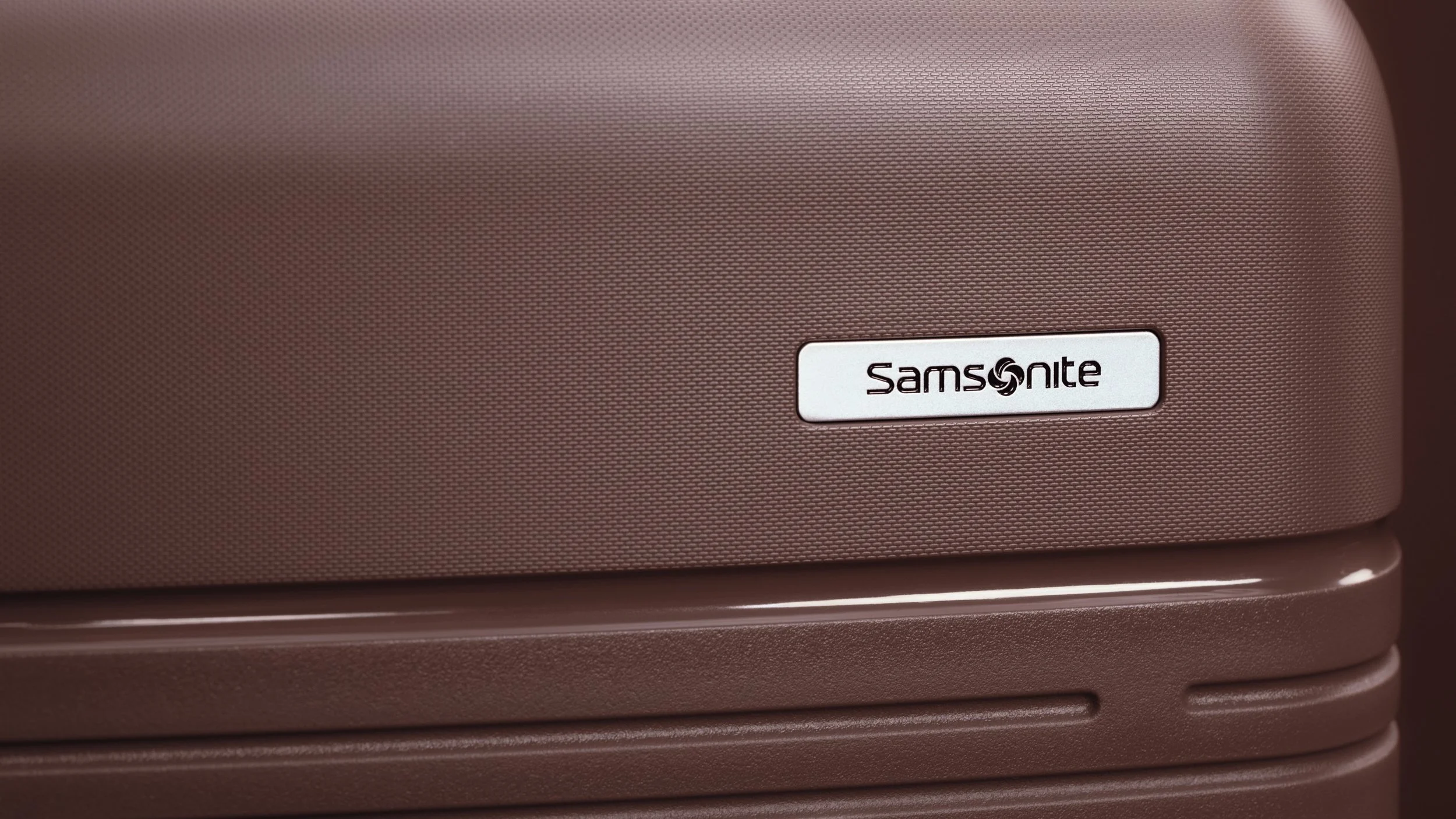 Samsonite_CM_COLOR_260325_rec709_LOCK1.mov_1.978.1.jpg