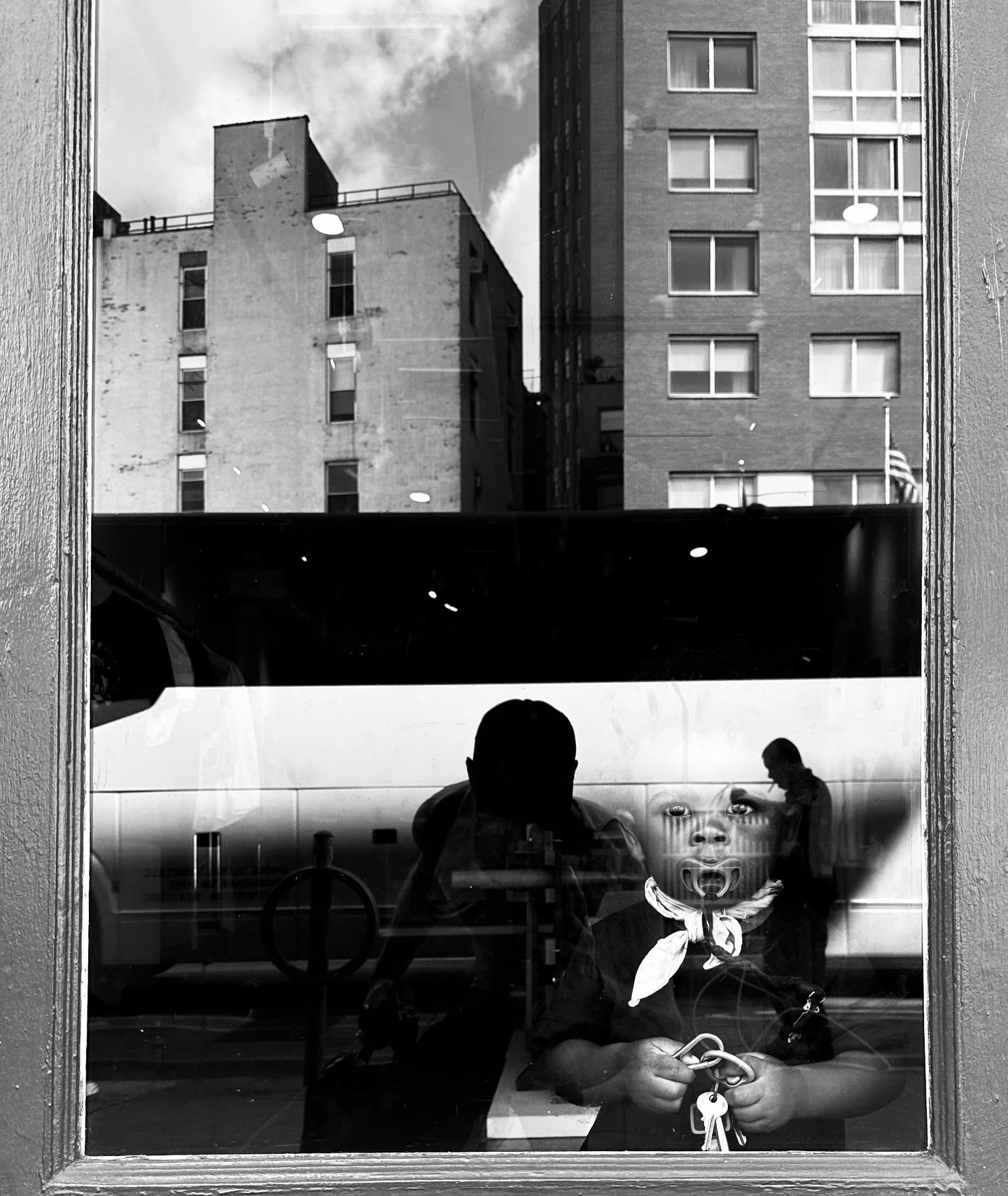 Is a photo worth a thousand words anymore? I still think so. Take a break from doom scrolling. Appreciate a photo, any photo. It will soon be a lost art taken over by Ai. Thoughts?
.