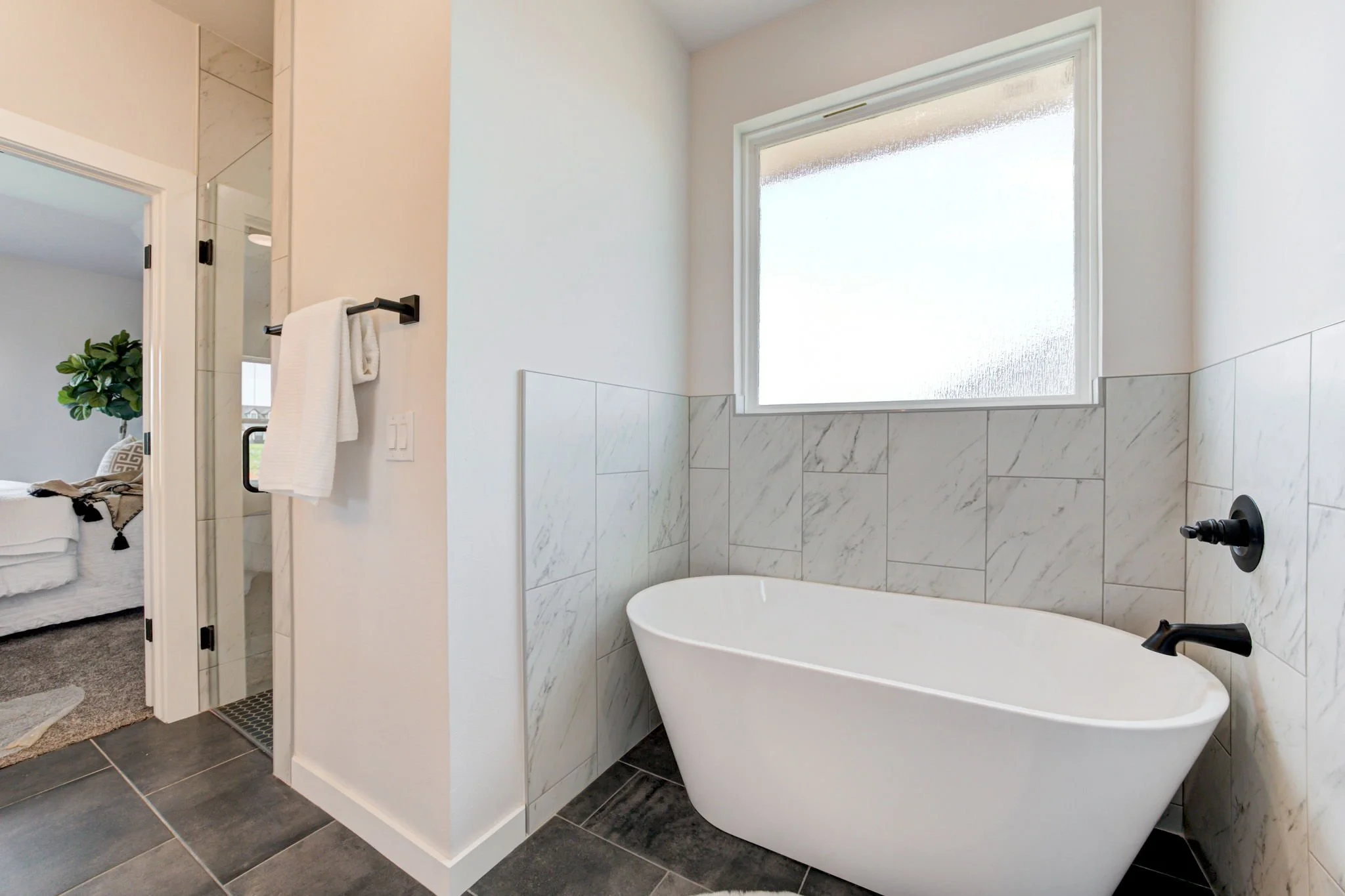 35-web-or-mls-25273 ethan st-35.jpg