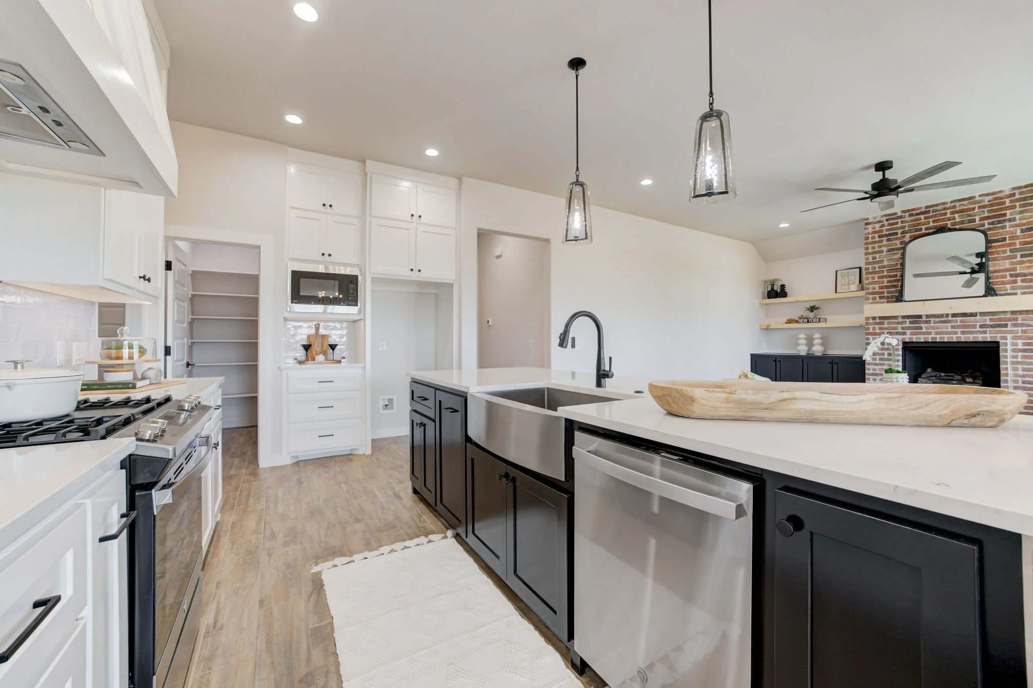 20-web-or-mls-25273 ethan st-20.jpg