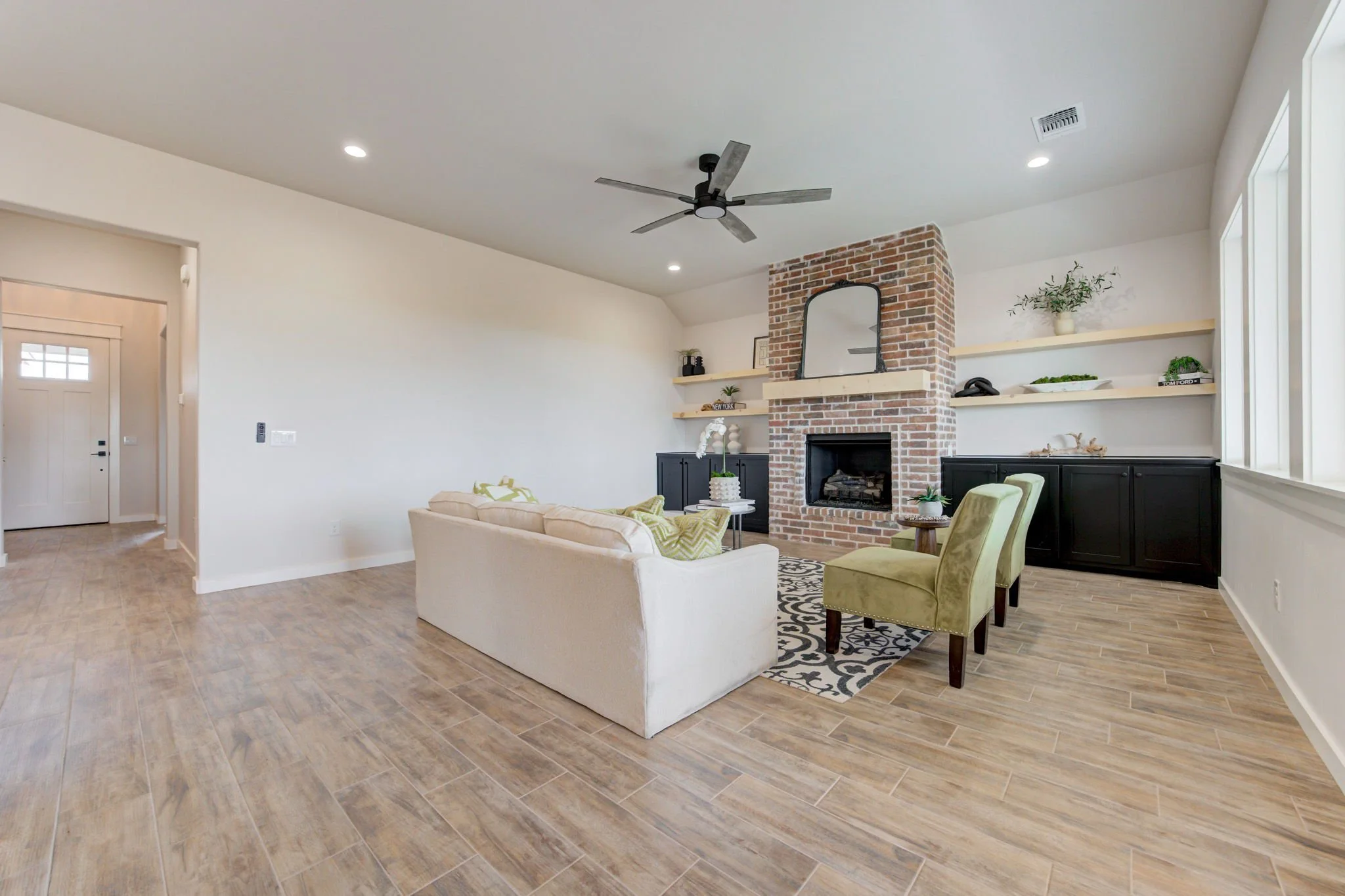 10-web-or-mls-25273 ethan st-10.jpg