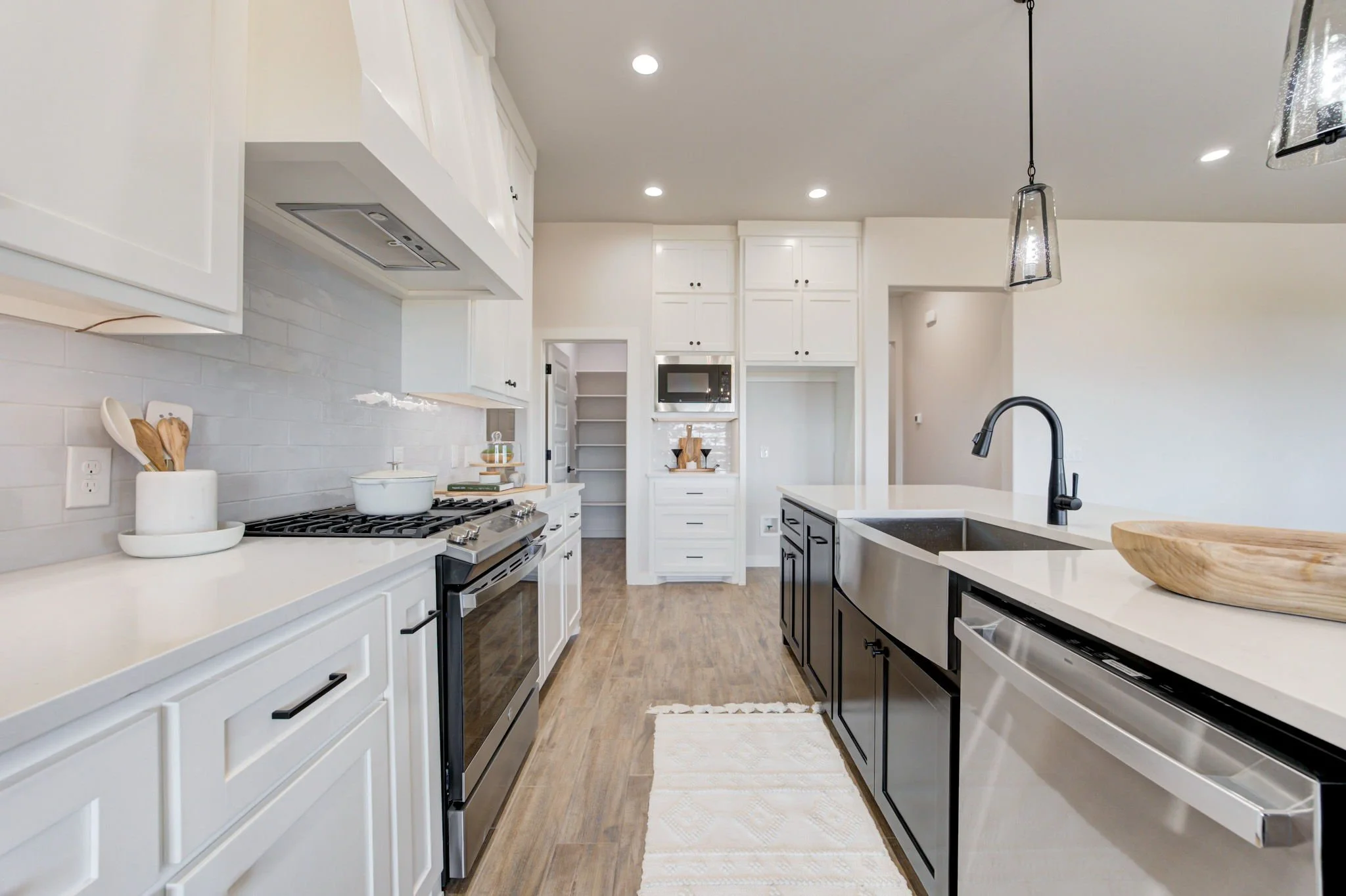 18-web-or-mls-25273 ethan st-18.jpg