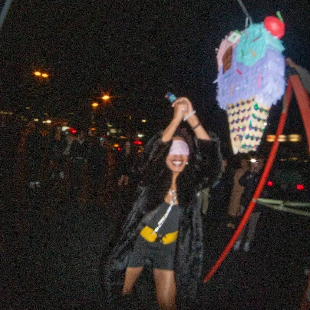 proof that others got to get a good smack in before i tore that thang up 😂

we gave up on the blindfold halfway through tho. it was cute while it lasted. 

📸: @littlecameraguy