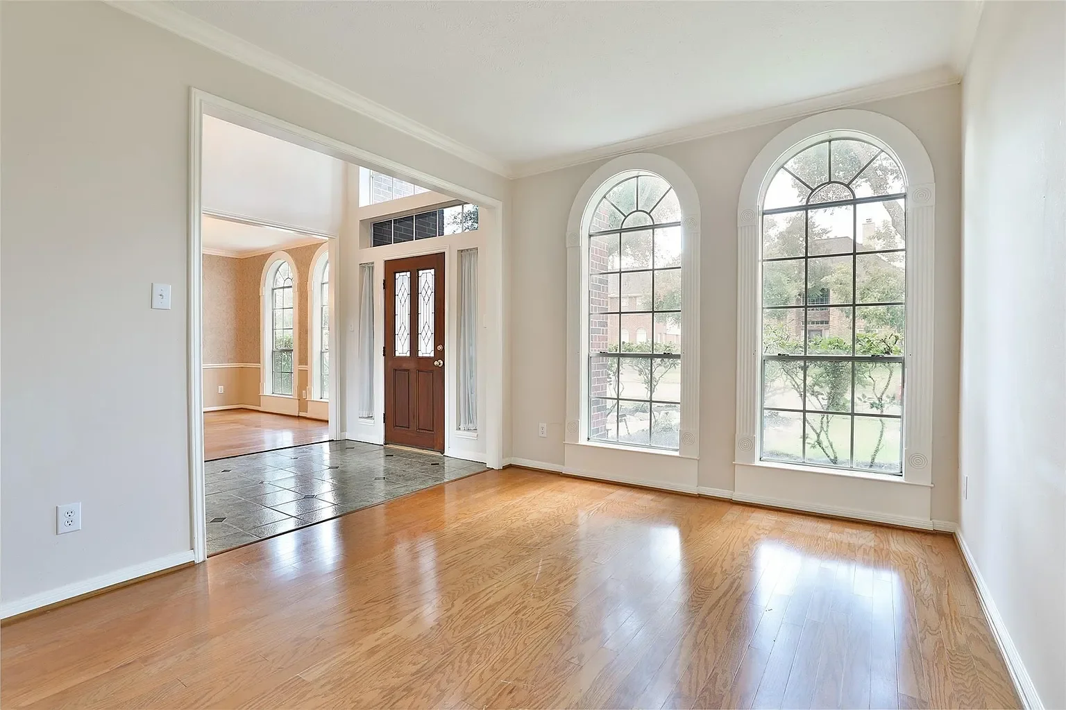 home1c.webp