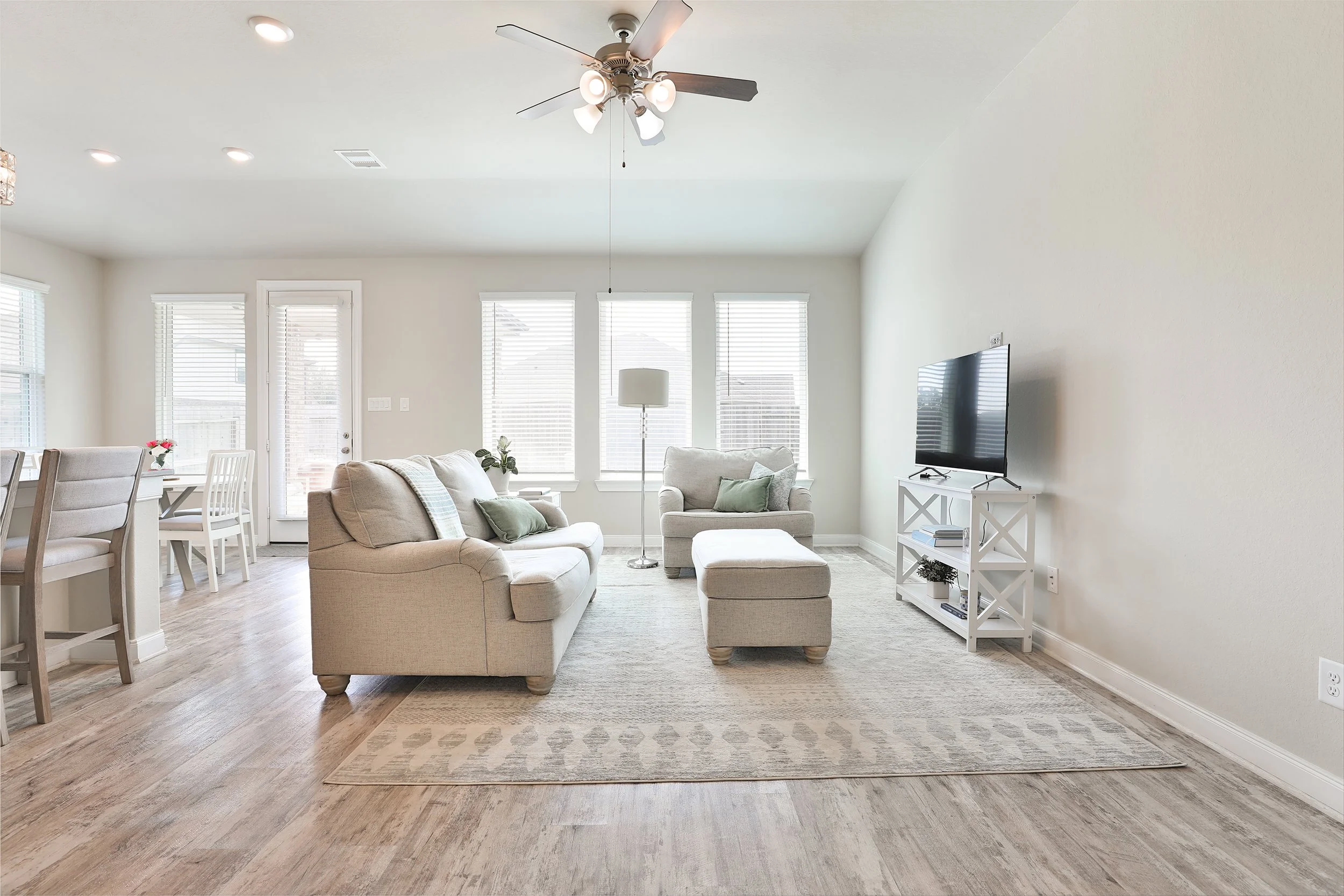 8831ArchRockDr_0013.JPG