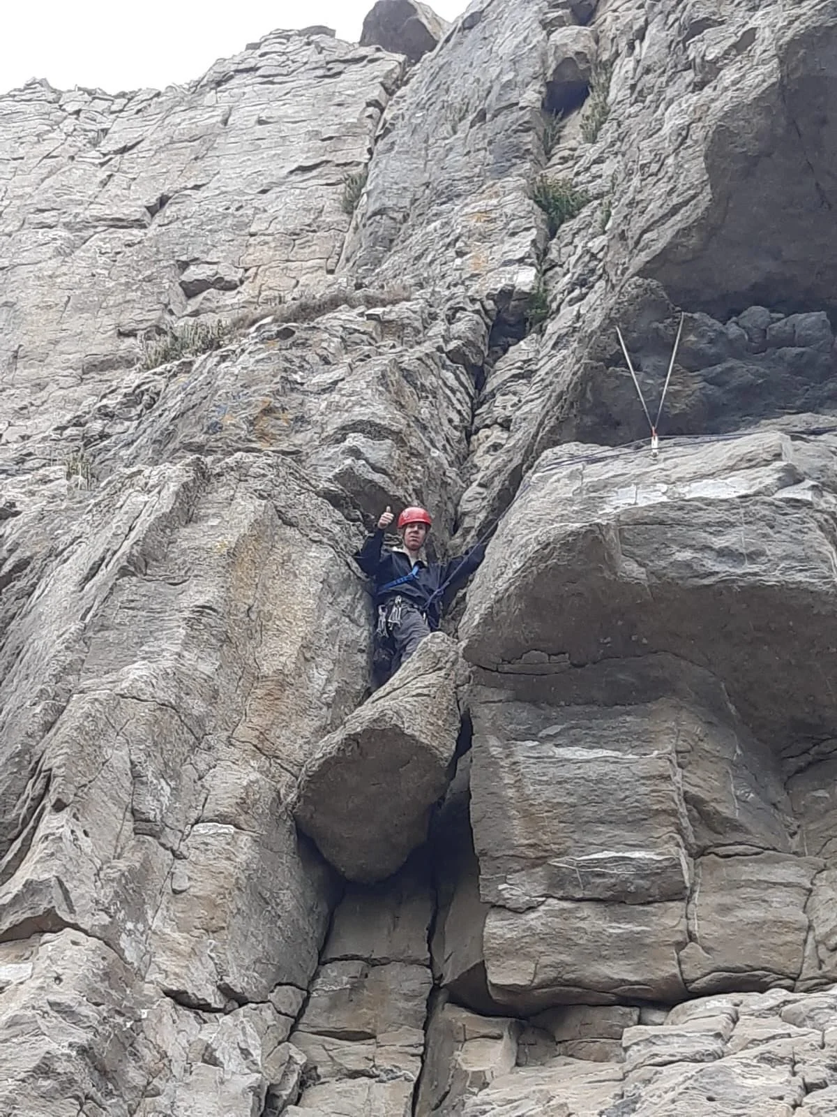Mike &amp; Jamie enjoying Jericho Groove (HS), a great climb at Boulder Ruckle, Swanage&hellip; though Jamie did admit the belay was &lsquo;slightly terrifying&rsquo;!! Come &amp; join @croydonmountaineeringclub if you fancy adding a bit of adventure