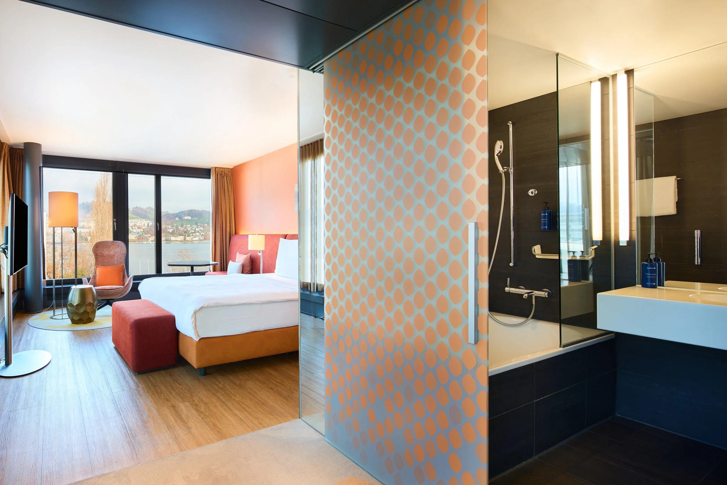 021 ZIMMER 537 DT8A0305-radissionblulucerne-wimanphotography 1.jpg