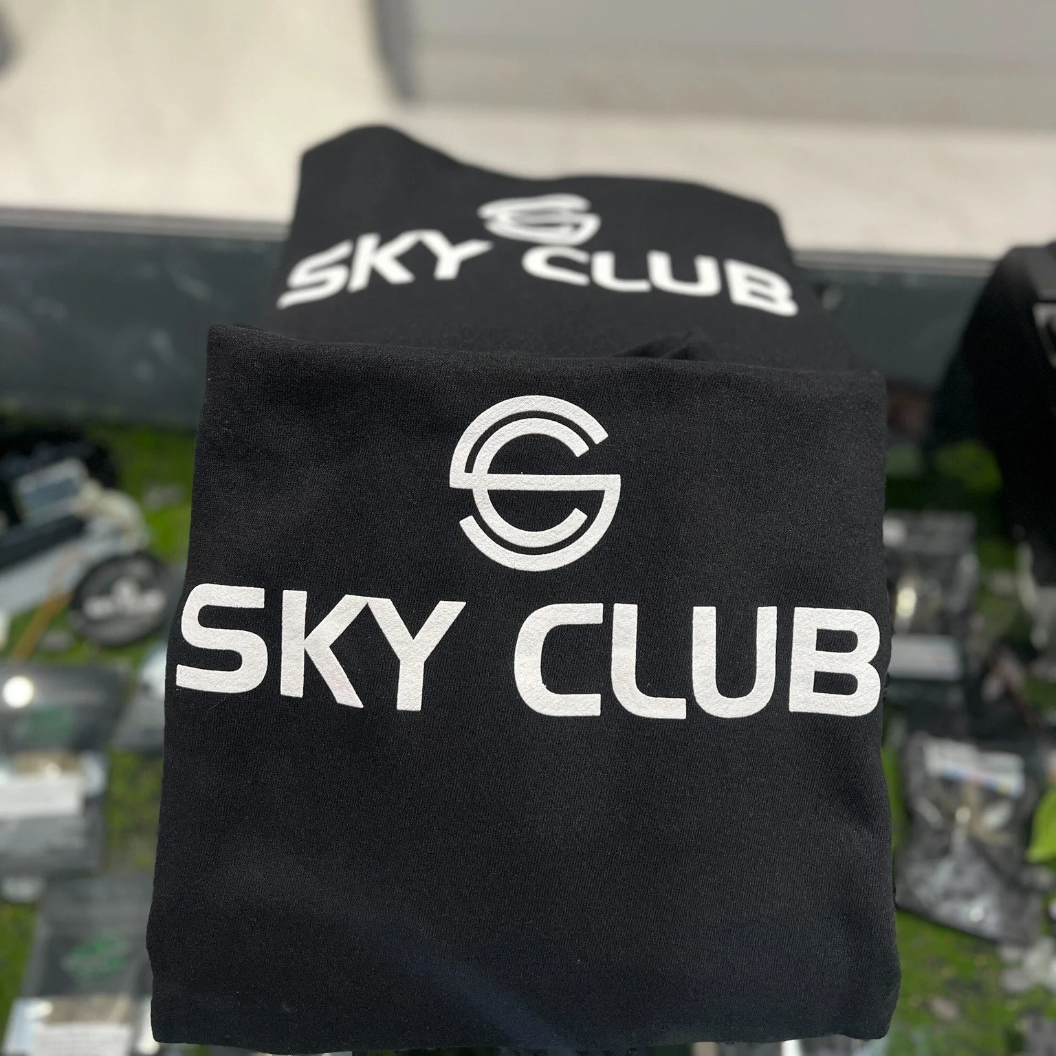 ‼️‼️ GIVEAWAY ‼️‼️
In honor of 4/20 week we are giving away 3 Sky Club sweaters which if worn in store gives a 20% off discount to your whole order.
Here is how to enter giveaway:
1.You must be following @Sky_Club_Ca
2.Tag 2 friends in the comments b
