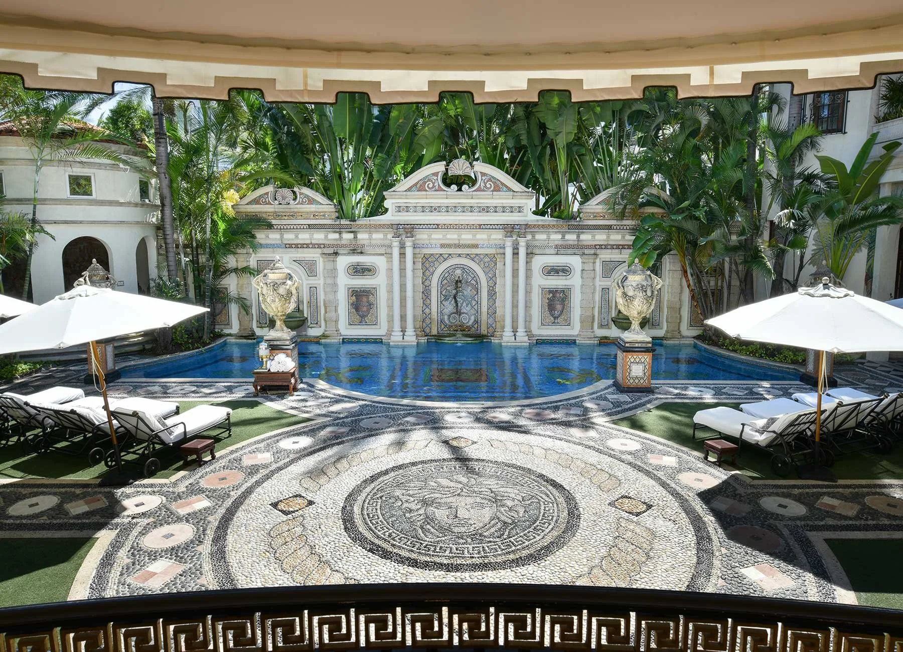 Pool-001.jpg