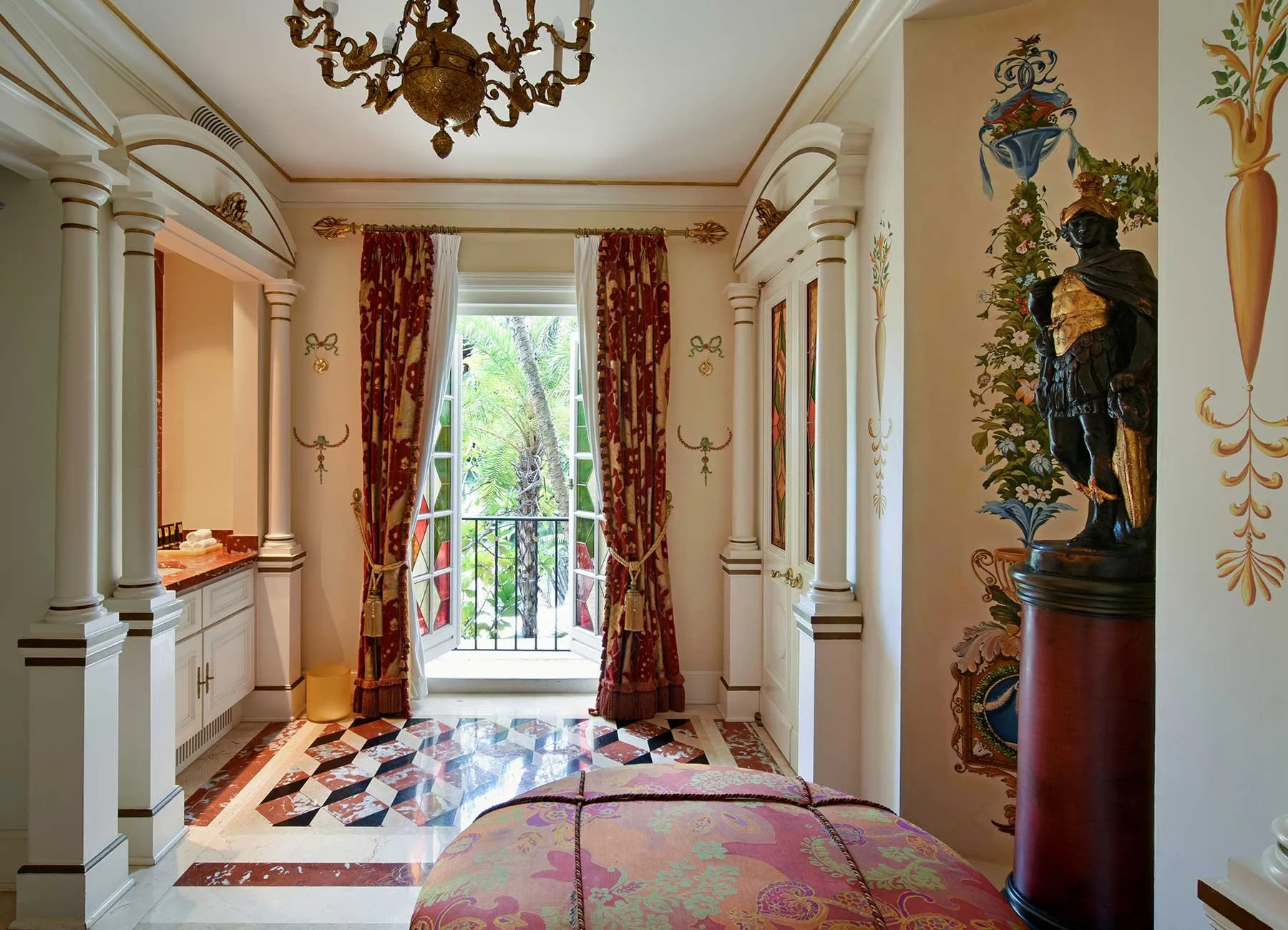 Accommodations-The-Venus-Suite4.jpg