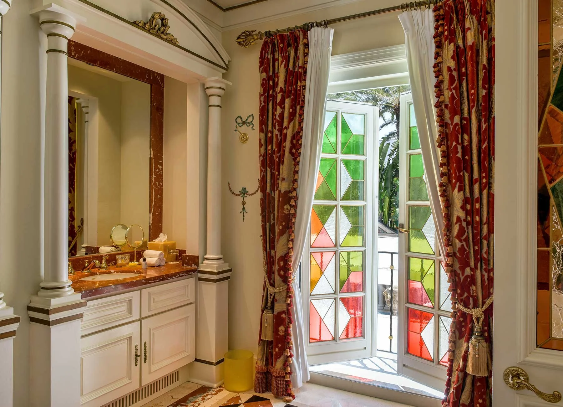Venus-Suite003.jpg