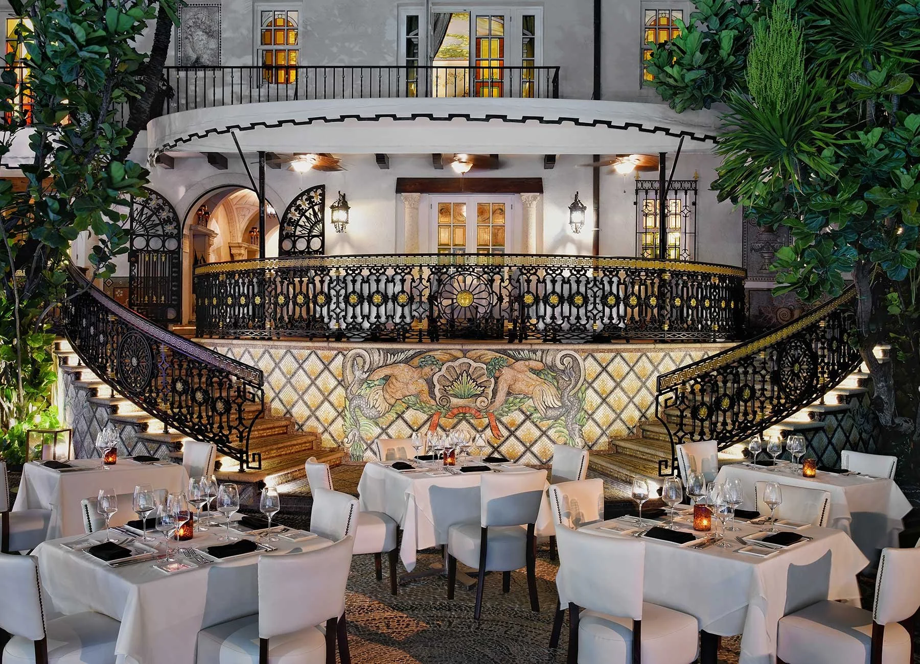 Giannis-Restaurant-018.jpg