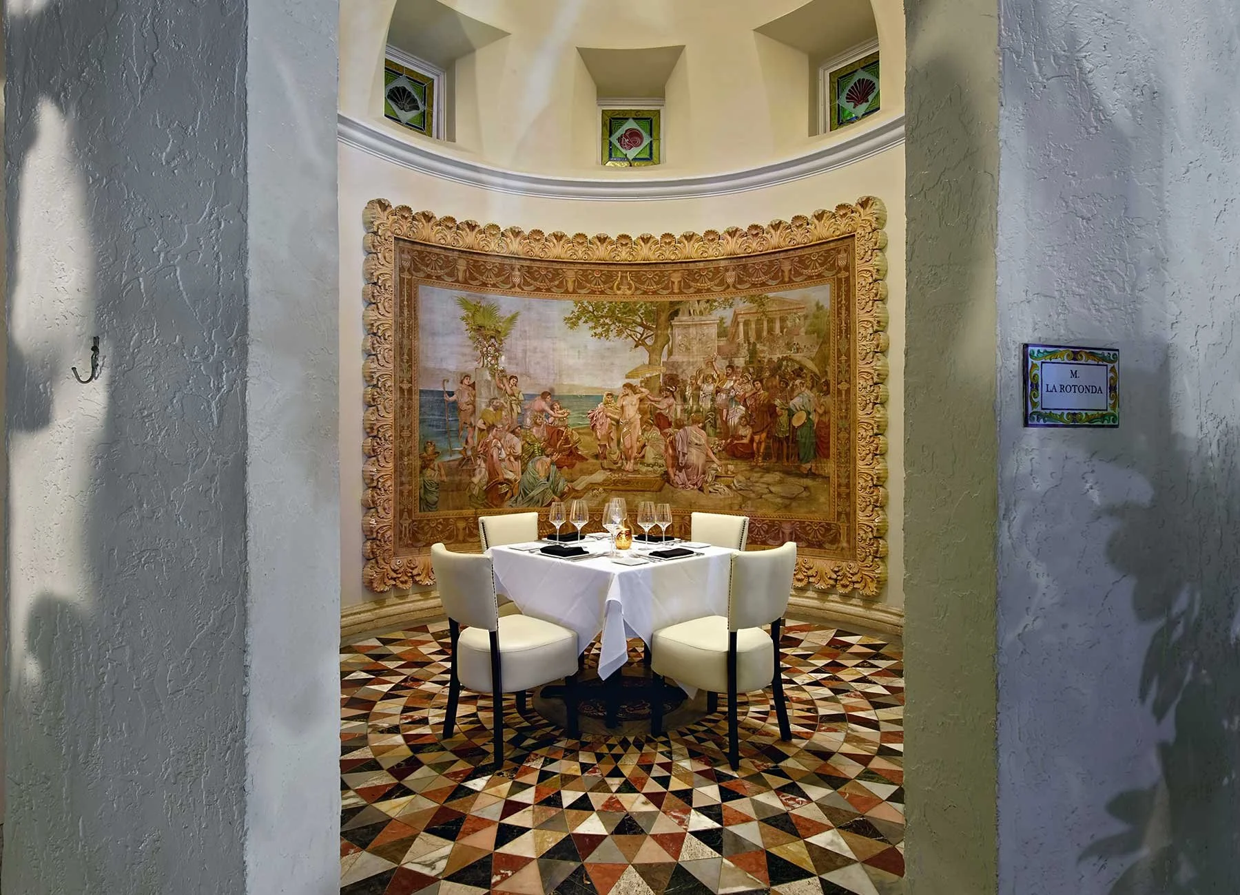 Giannis-Restaurant-025.jpg